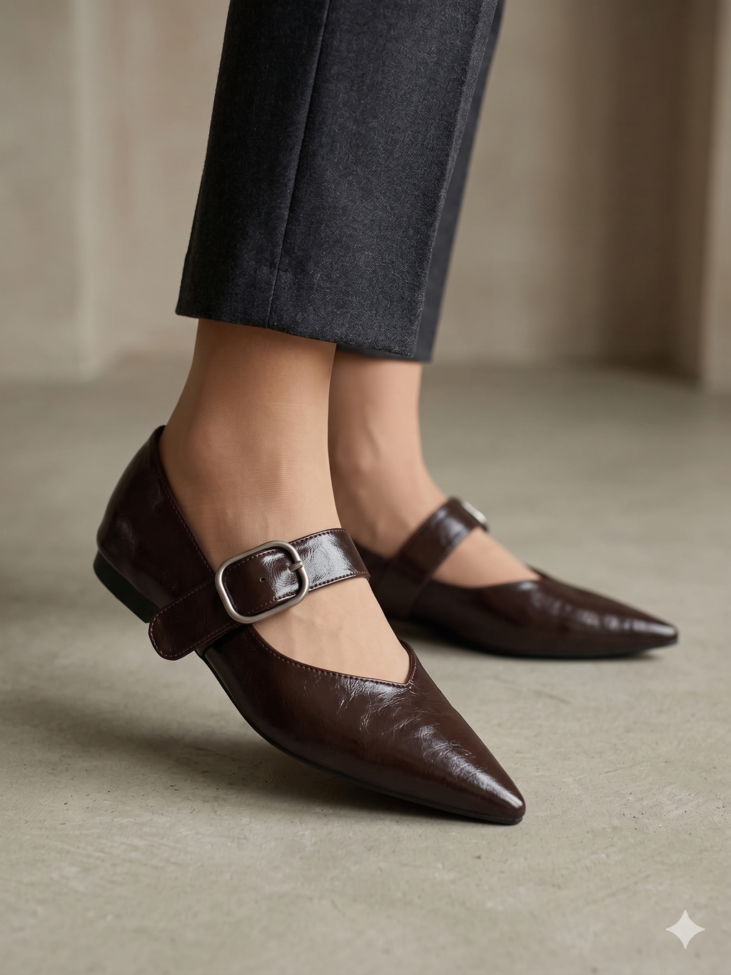 Sabrinas Sapato Bellamica Feminino Mary Jane Castanho de Bico Fino; Elegantes com Fivela Larga e Acabamento Brilhante; Calçado Confortável para Escritório e Eventos
