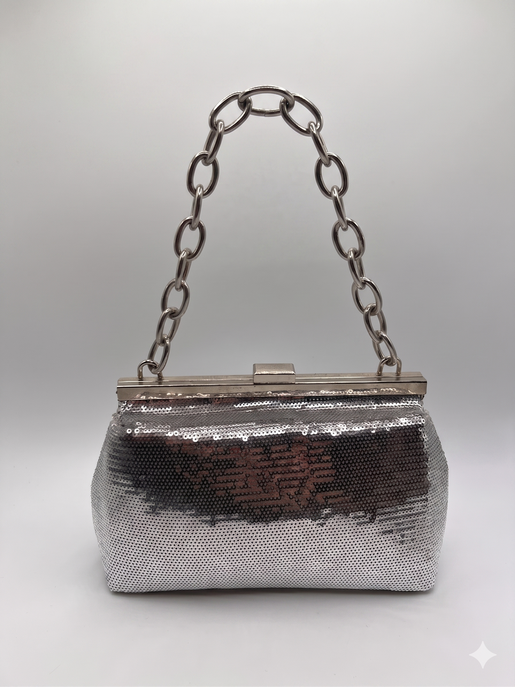 Mala de Mão de Lantejoulas Prateada Mulher; Bolsa Clutch de Festa com Alça de Corrente Metálica; Acessório Elegante de Noite para Cerimónia e Casamento
