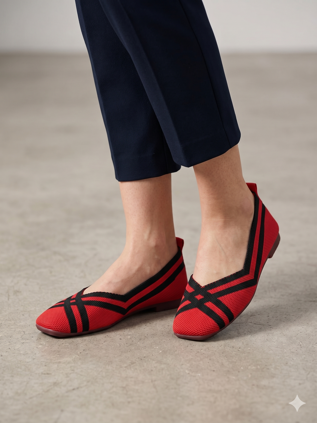 Sabrinas Fashion Malha Listrada Confortáveis de Ponta Quadrada com Sola Flexível; Sapatos Rasos Casuais Elegantes e Leves para Primavera e Verão; Design Moderno Vermelho e Preto.