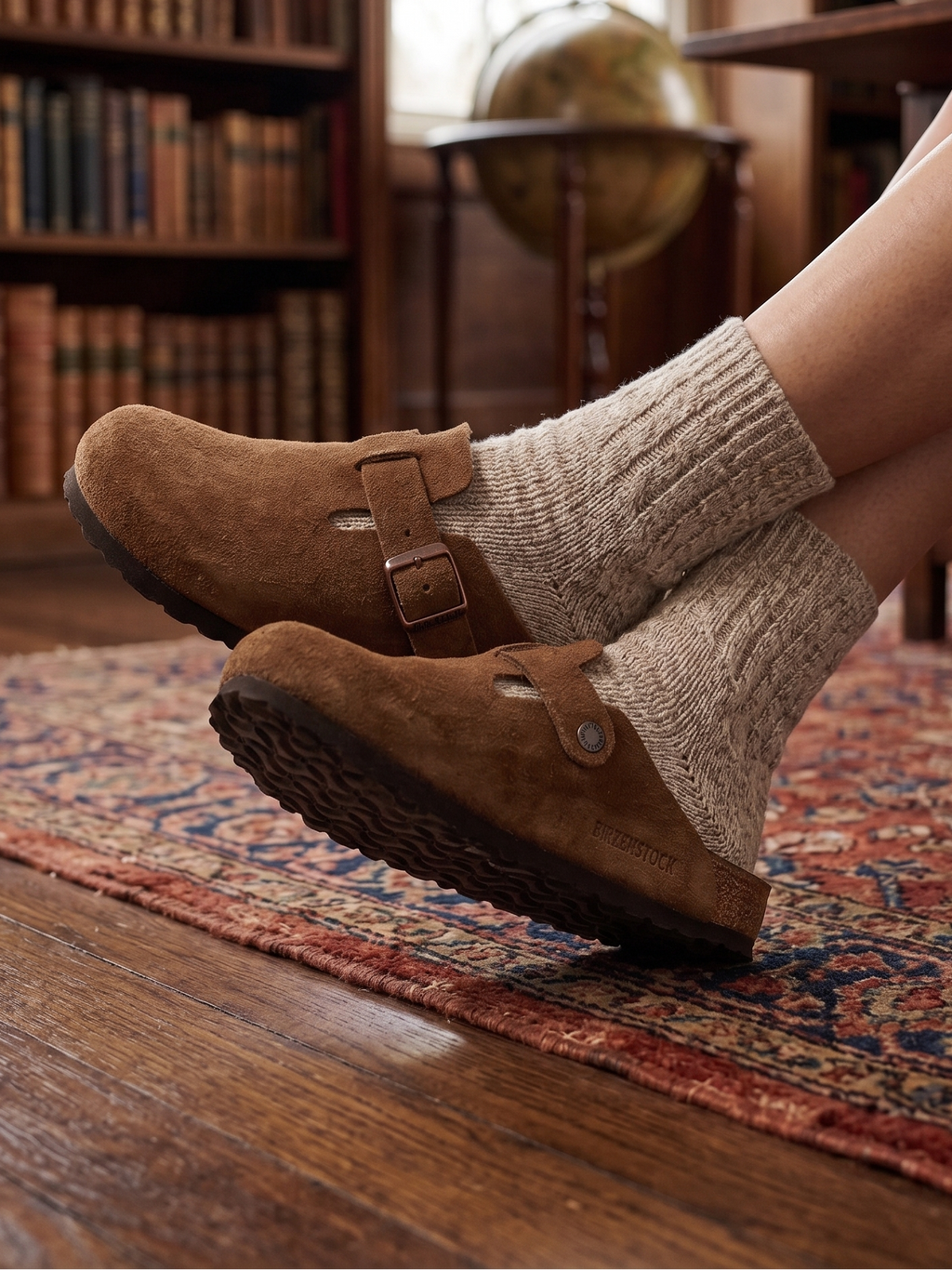 Sapatos Birkenstock Boston BS Dark Tea Tonal FB Castanho Caramelo casuais de camurça com fivela ajustável, socos confortáveis com sola de cortiça ergonómica, calçado unissexo estilo clássico para uso diário