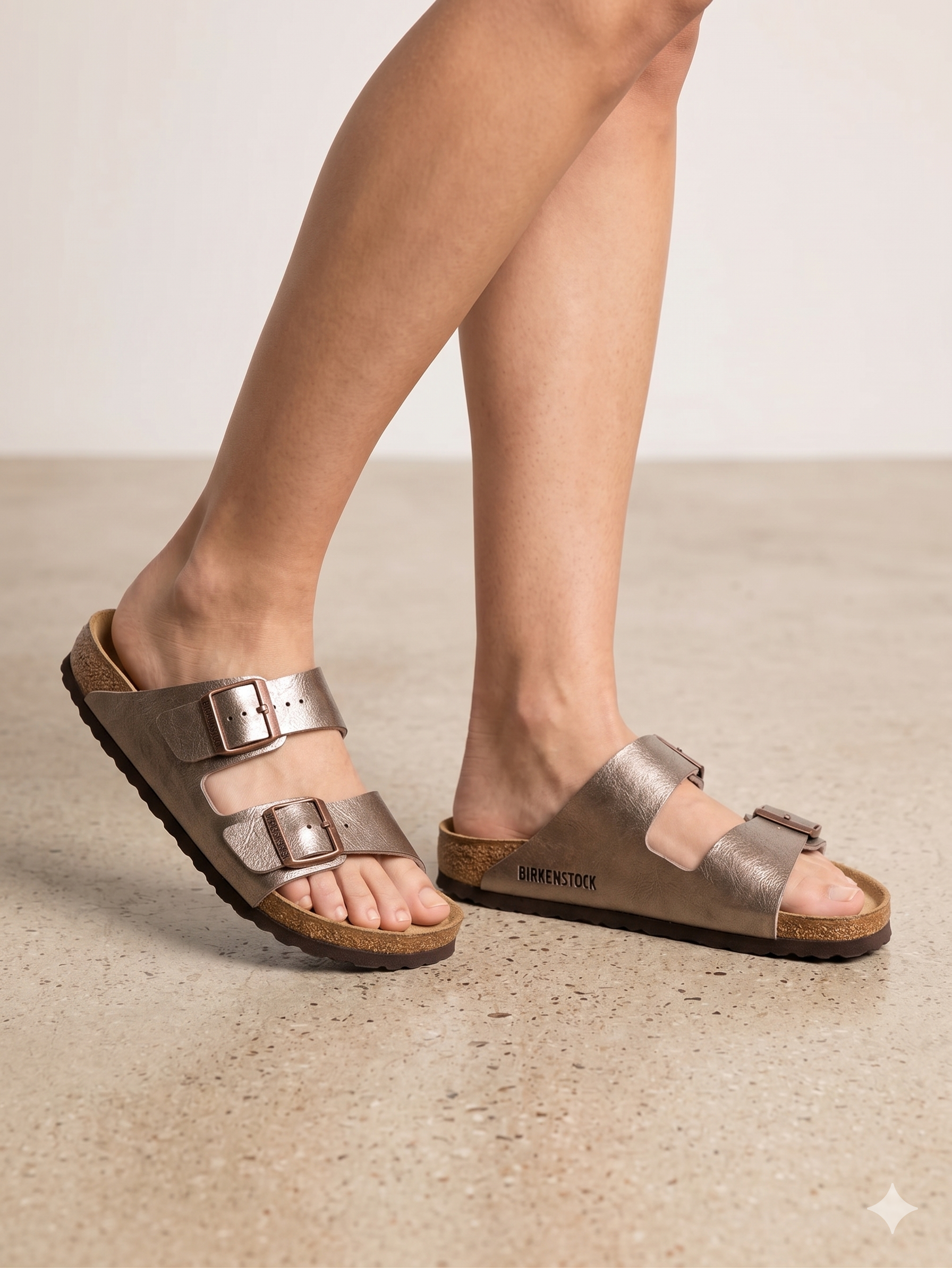 Sandálias Birkenstock Arizona Camurça Graceful taupe Cinza metalizado; Chinelos de Cortiça Ergonómicos com Fivelas de Cobre Ajustáveis para Mulher e Homem