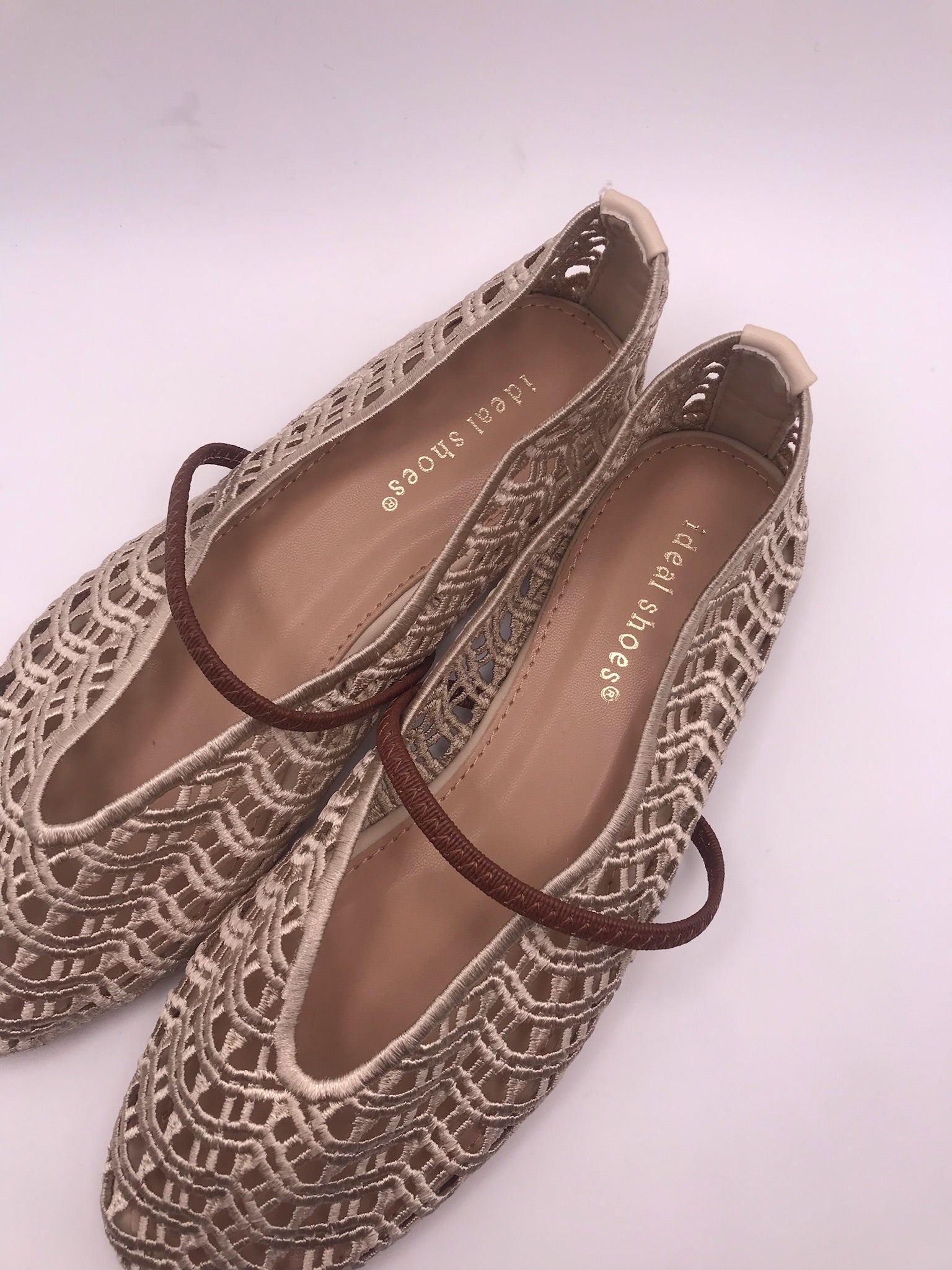 SABRINA MARY JANE IDEAL SHOES CREME BEGE CASTANHO ESCURO TECIDO MACRAME BICO QUADRADO