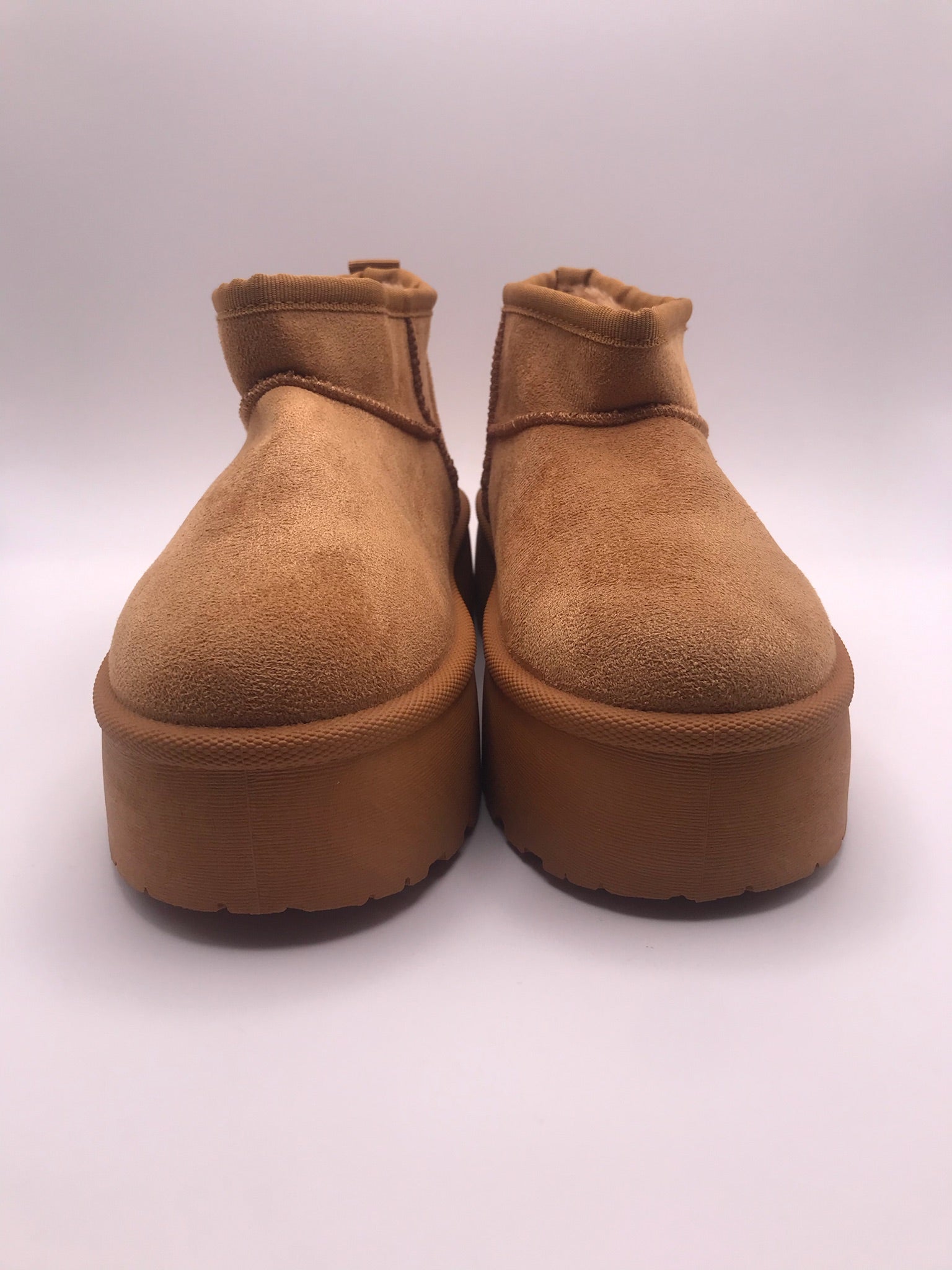 BOTA PANTUFAS MACADI CASTANHO CARAMELO VELUDO PELOS PLATAFORMA