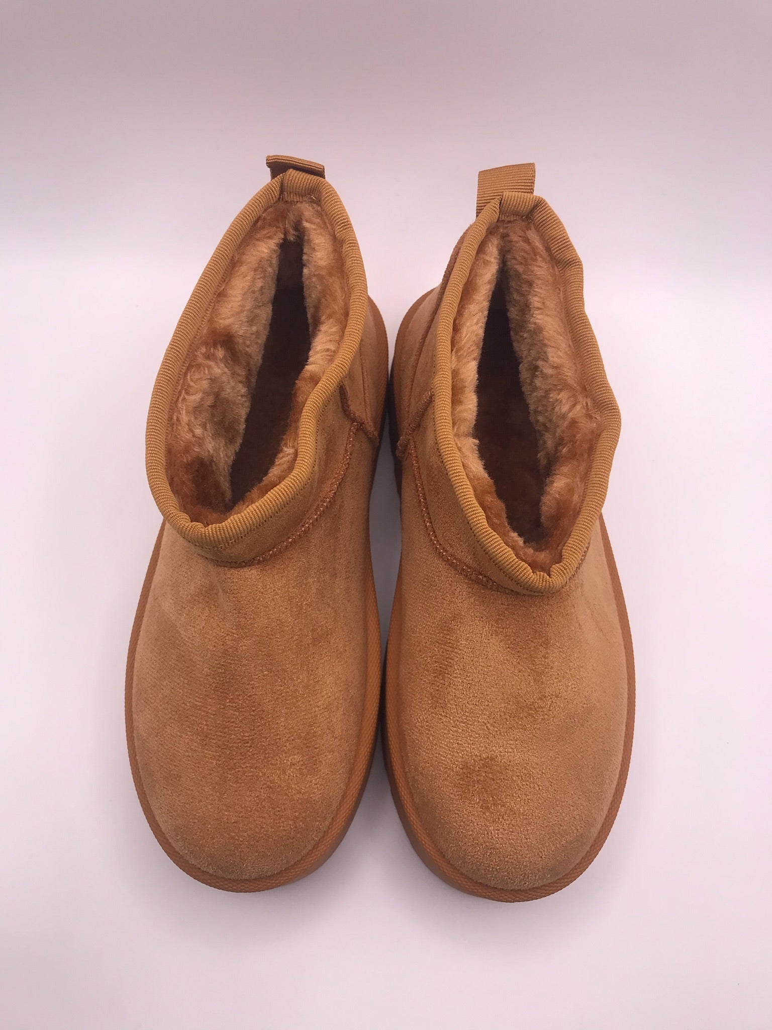 BOTA PANTUFAS MACADI CASTANHO CARAMELO VELUDO PELOS PLATAFORMA