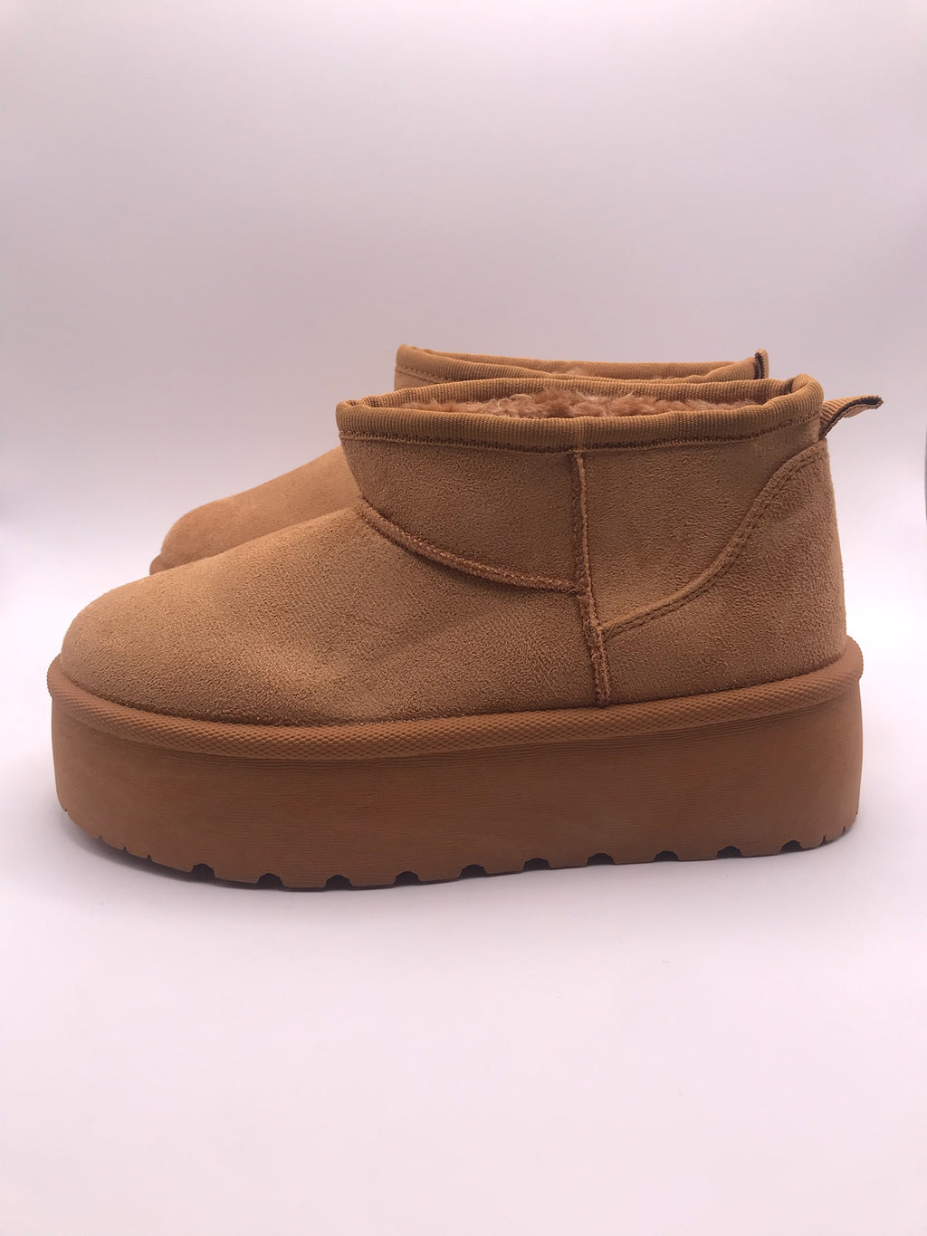 BOTA PANTUFAS MACADI CASTANHO CARAMELO VELUDO PELOS PLATAFORMA