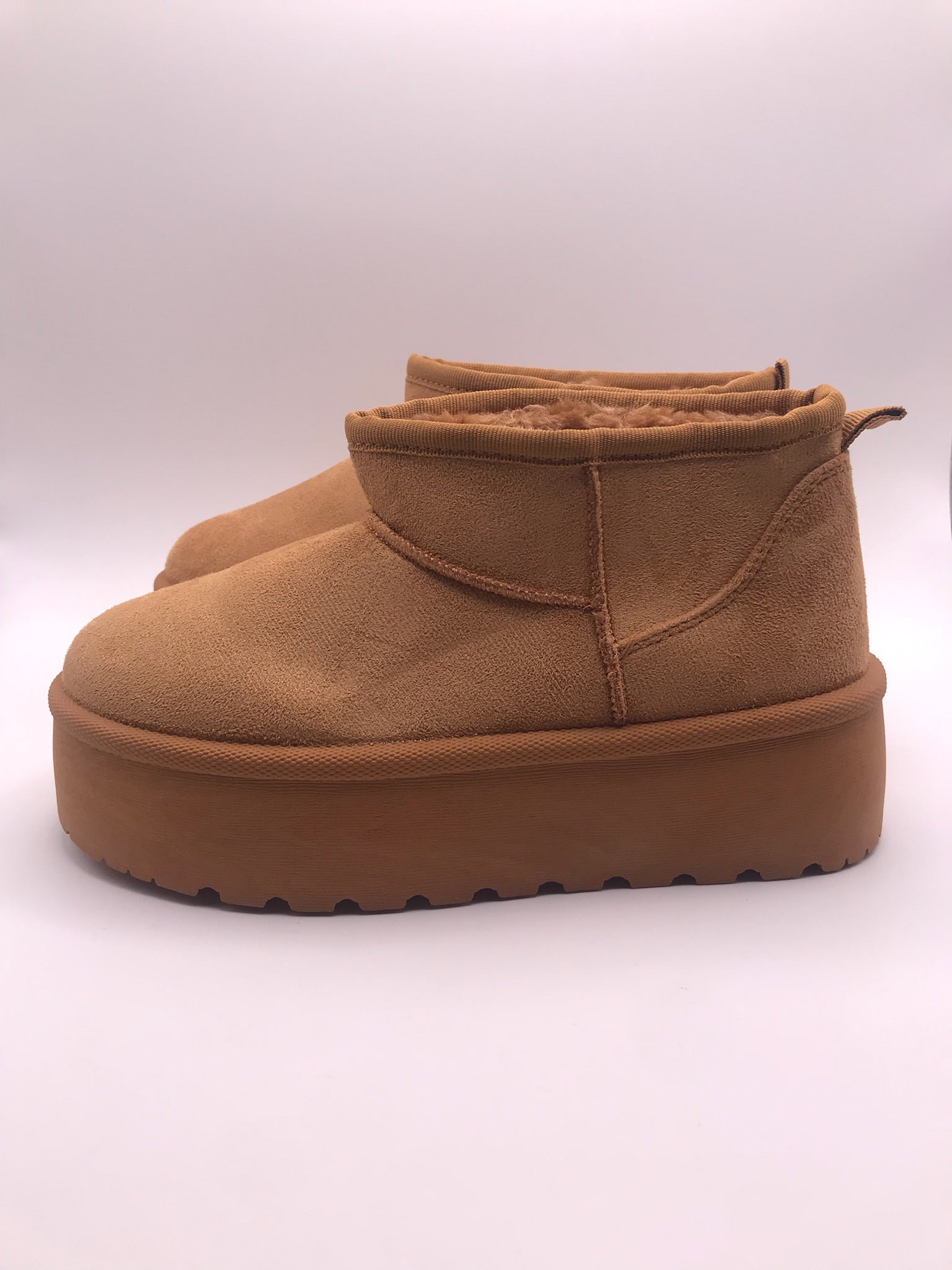 BOTA PANTUFAS MACADI CASTANHO CARAMELO VELUDO PELOS PLATAFORMA