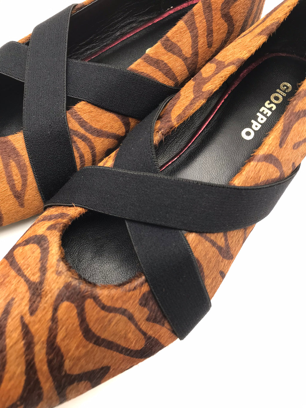 SABRINA MARY JANE GIOSEPPO LEOPARDO COURO BICUDO ELÁSTICO TRANSVERSAL PRETO CASTANHO