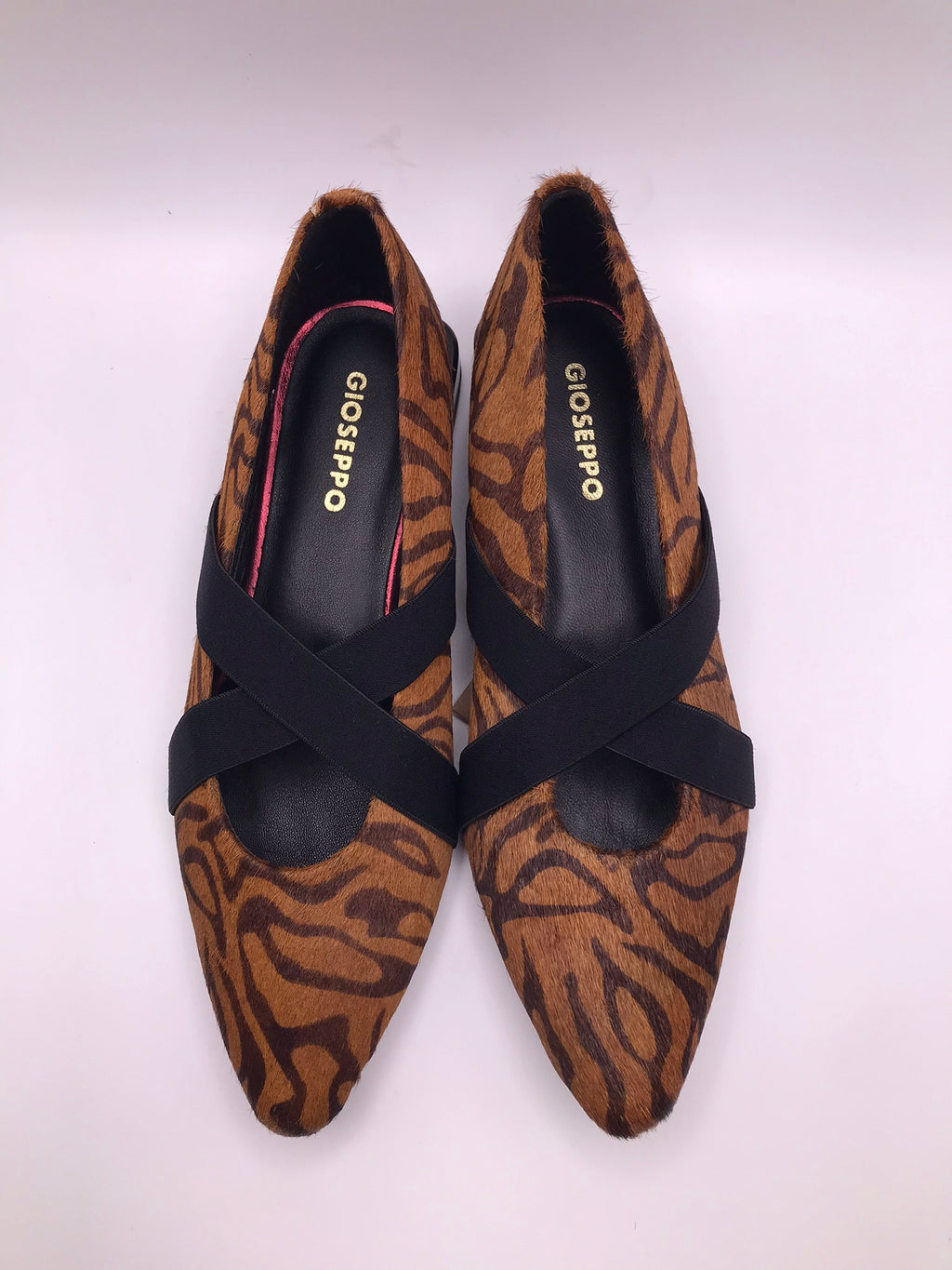 SABRINA MARY JANE GIOSEPPO LEOPARDO COURO BICUDO ELÁSTICO TRANSVERSAL PRETO CASTANHO