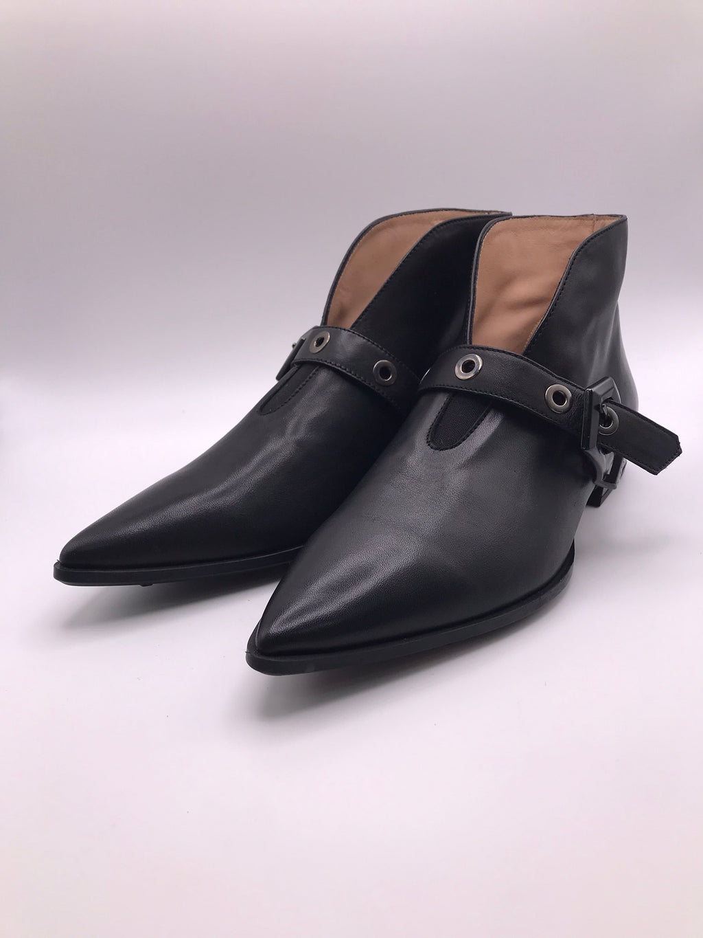 BOTIM TEXANA HISPANITAS PRETO COURO LISO FENDA TIRA ARGOLA FIVELA PRATA BICUDO