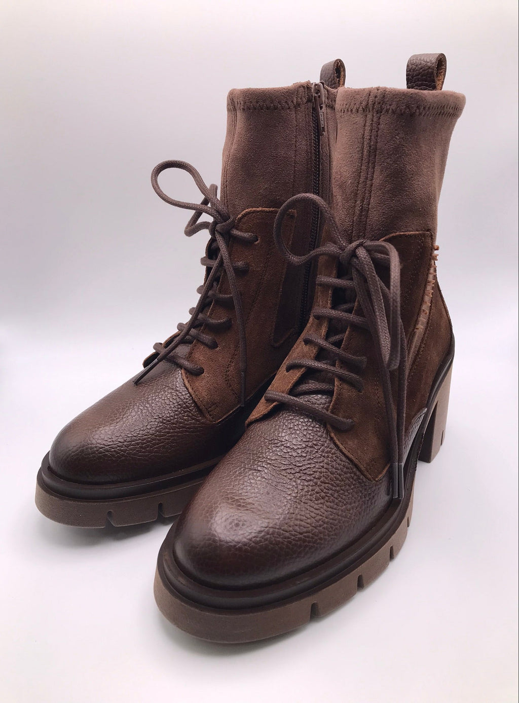 BOTA COTURNO HISPANITAS CASTANHO ESCURO COURO LOGO LATERAL ZIPER DETALHES EM CAMURÇA