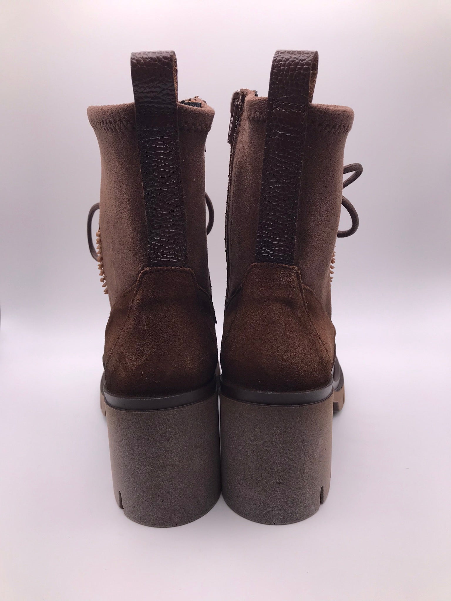 BOTA COTURNO HISPANITAS CASTANHO ESCURO COURO LOGO LATERAL ZIPER DETALHES EM CAMURÇA