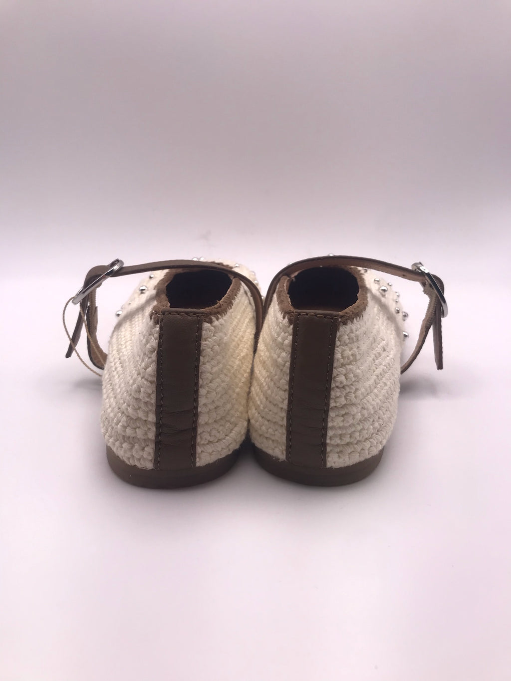 Sabrinas Gioseppo Manyoni em Crochet Bege com Pérolas Prateadas; Sapatos Mary Jane Femininos com Tira Ajustável e Fivela; Calçado Confortável de Verão Estilo Boho Chic Boutique