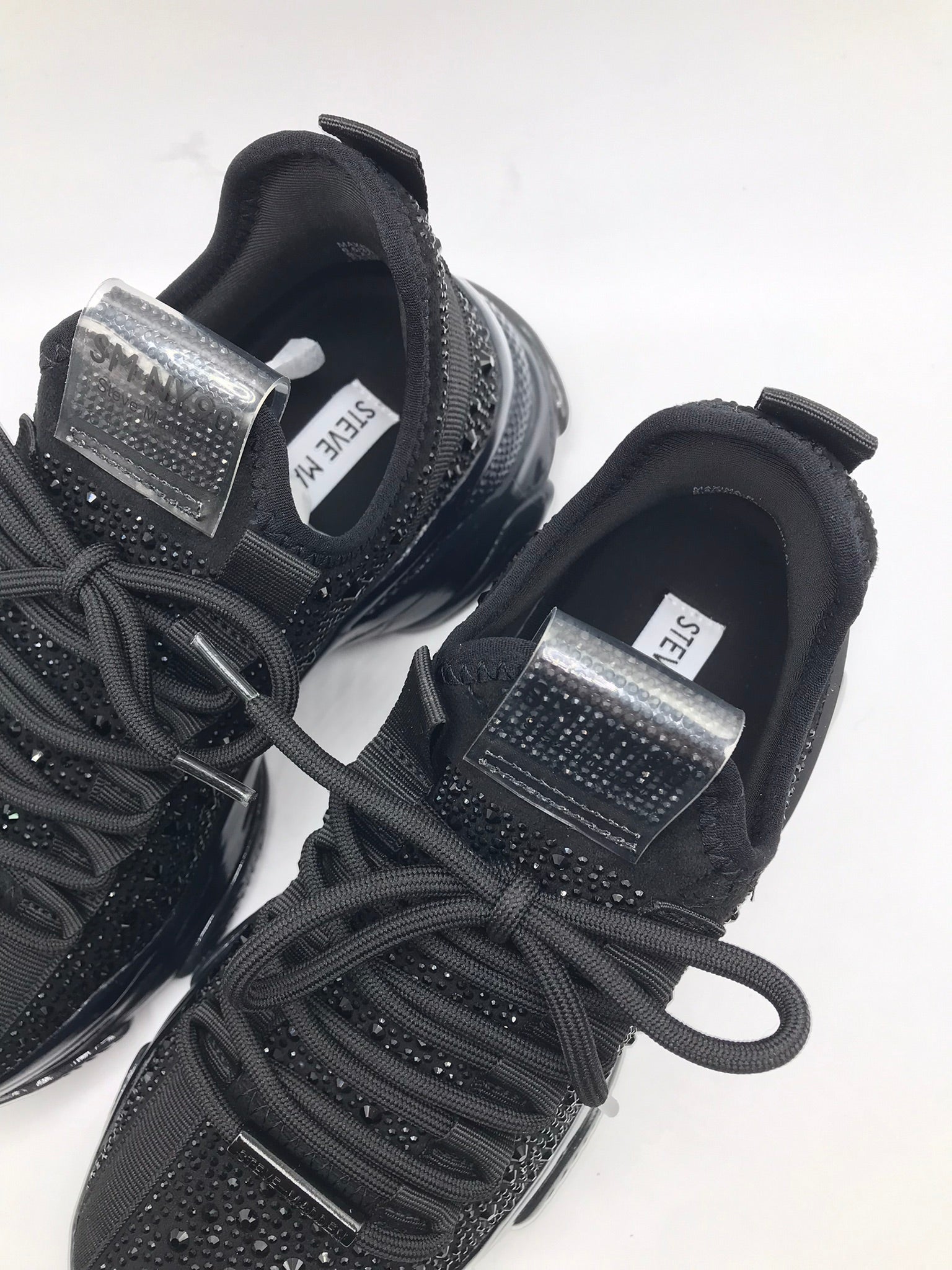 TÊNIS STEVE MADDEN PRETO BRILHO CRAVEJADO ATACADORES TRATORADO