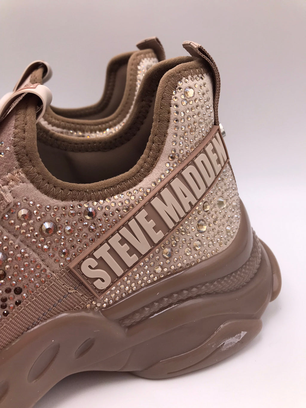 TÊNIS STEVE MADDEN ROSA NUDE BEGE BRILHO CRAVEJADO ATACADORES TRATORADO
