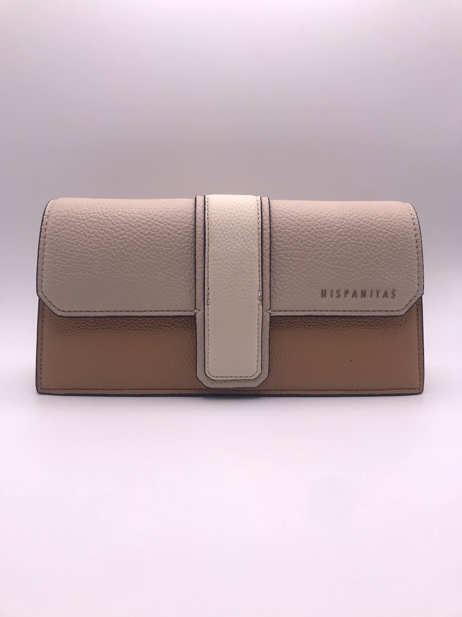 BOLSA CLUTCH HISPANITAS CREME CASTANHO CARAMELO COURO LOGO BORDADO