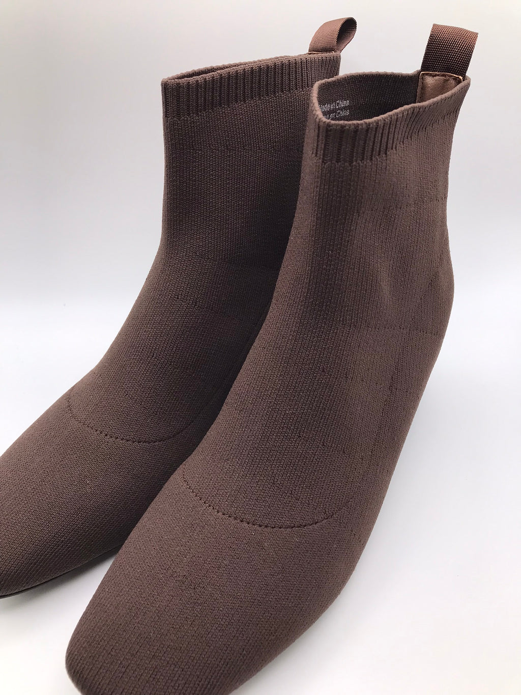 BOTA QUADRADA GIOSEPPO CASTANHO ESCURO TECIDO CANELADO SALTO COM DETALHES