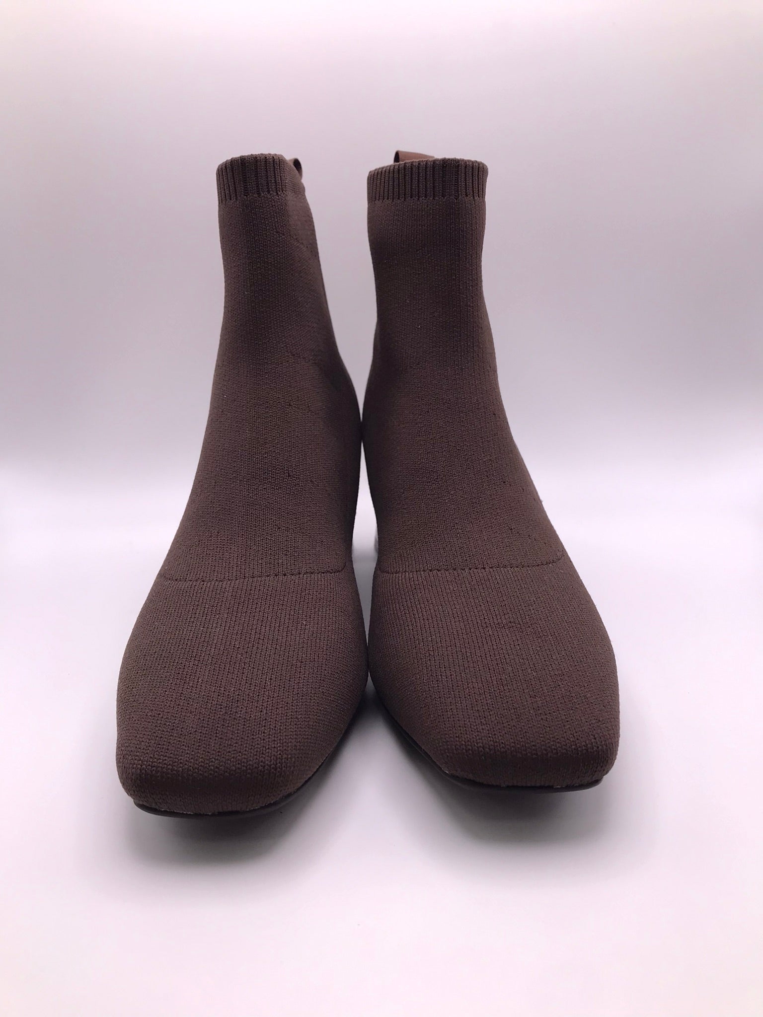 BOTA QUADRADA GIOSEPPO CASTANHO ESCURO TECIDO CANELADO SALTO COM DETALHES