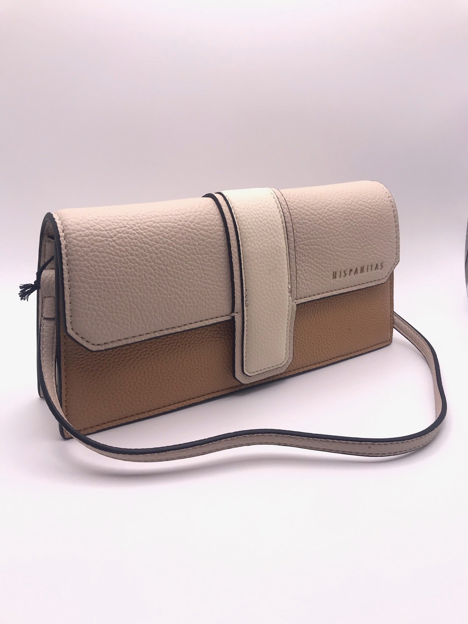 BOLSA CLUTCH HISPANITAS CREME CASTANHO CARAMELO COURO LOGO BORDADO