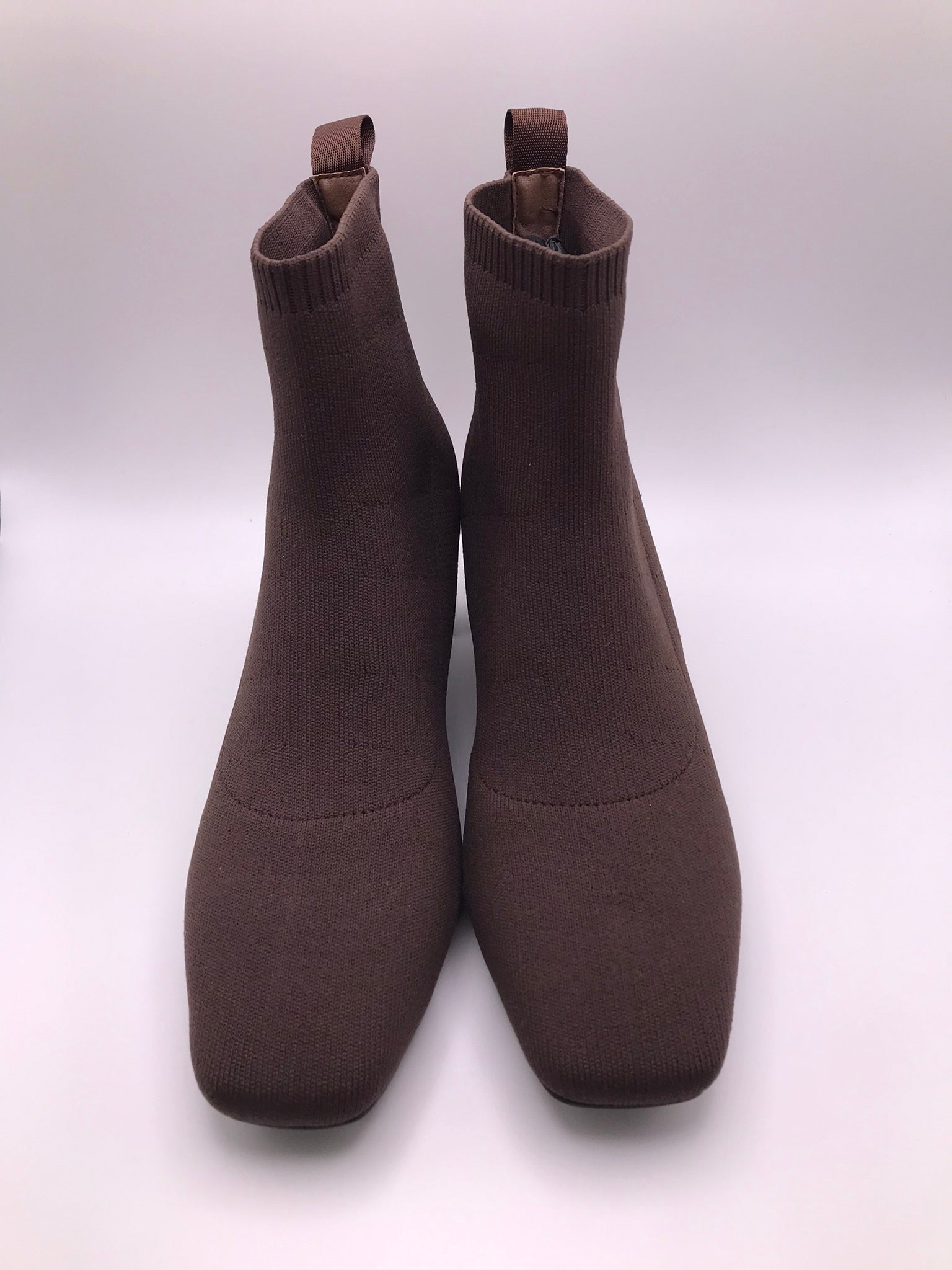 BOTA QUADRADA GIOSEPPO CASTANHO ESCURO TECIDO CANELADO SALTO COM DETALHES