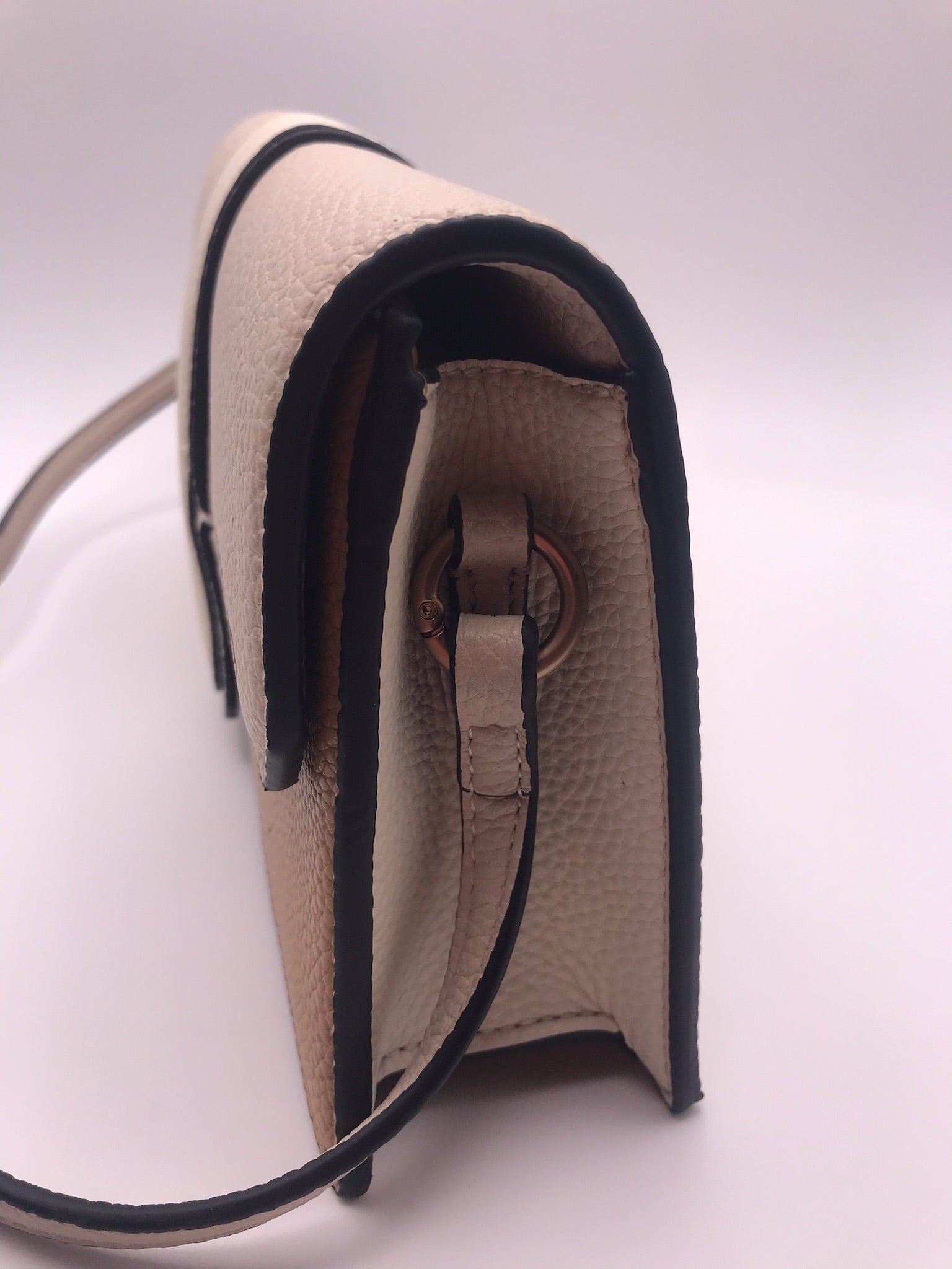 Carteira Clutch Feminina Hispanitas de Tiracolo, Mala de Mão Elegante em Tons de Bege e Castanho, Acessório de Moda Premium para Senhora