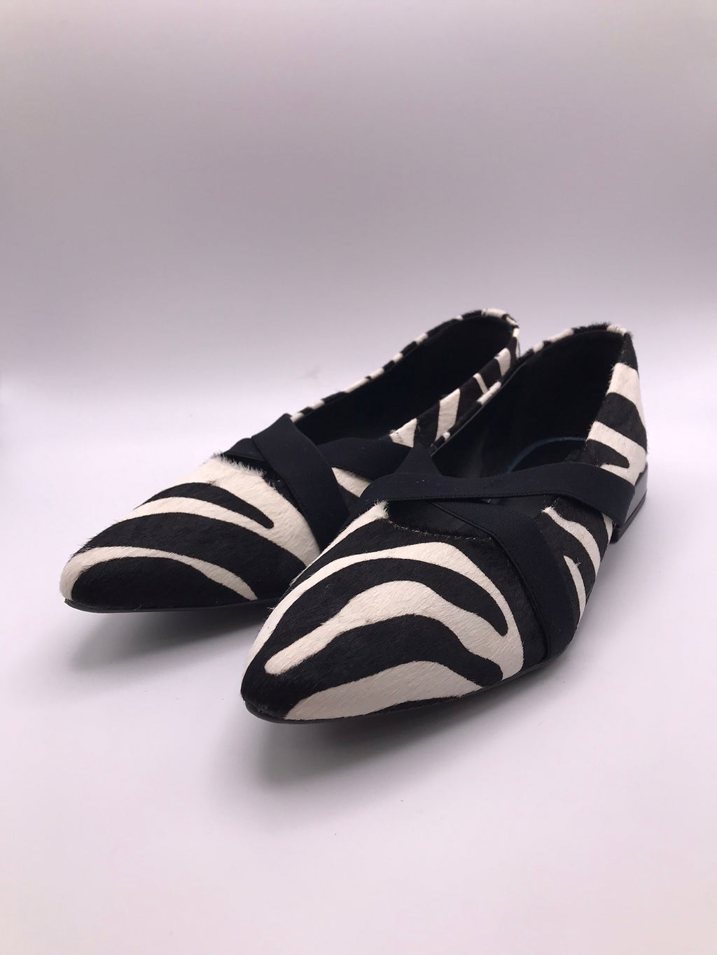 SABRINA MARY JANE GIOSEPPO ZEBRA COURO BICUDO ELÁSTICO TRANSVERSAL PRETO