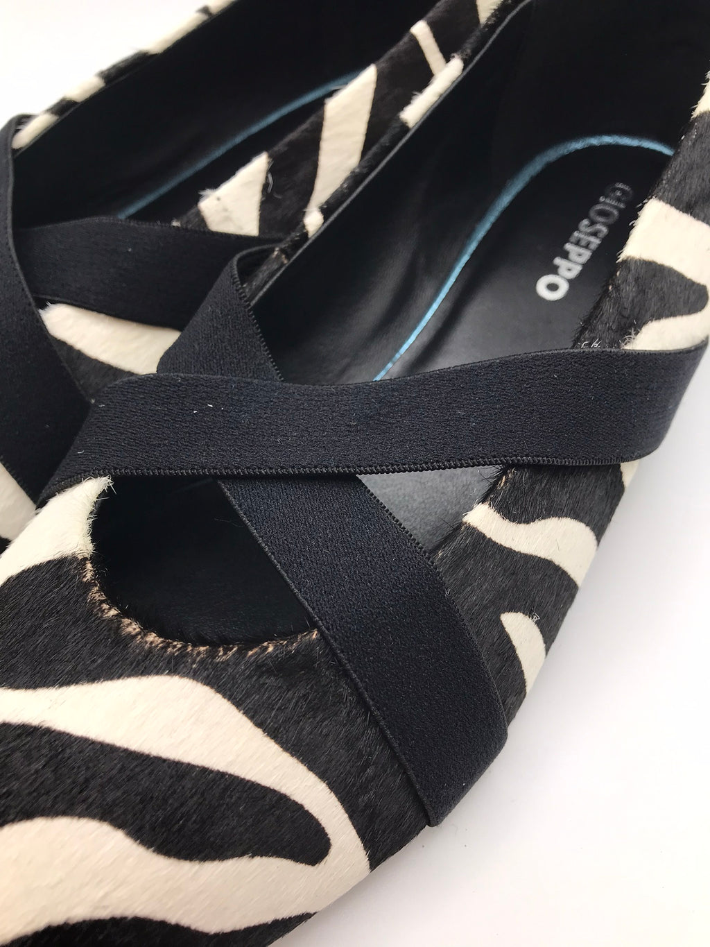 SABRINA MARY JANE GIOSEPPO ZEBRA COURO BICUDO ELÁSTICO TRANSVERSAL PRETO