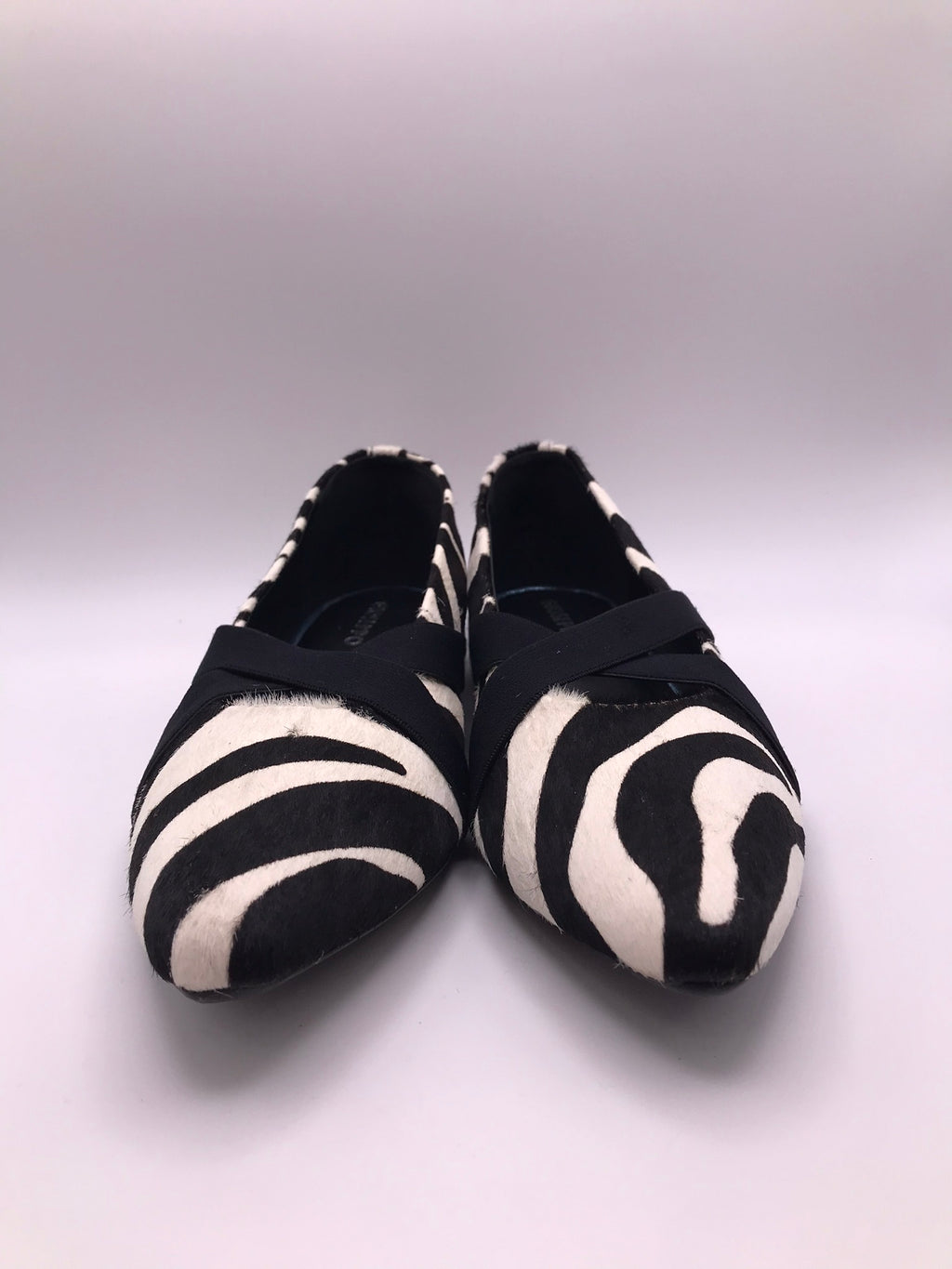 SABRINA MARY JANE GIOSEPPO ZEBRA COURO BICUDO ELÁSTICO TRANSVERSAL PRETO