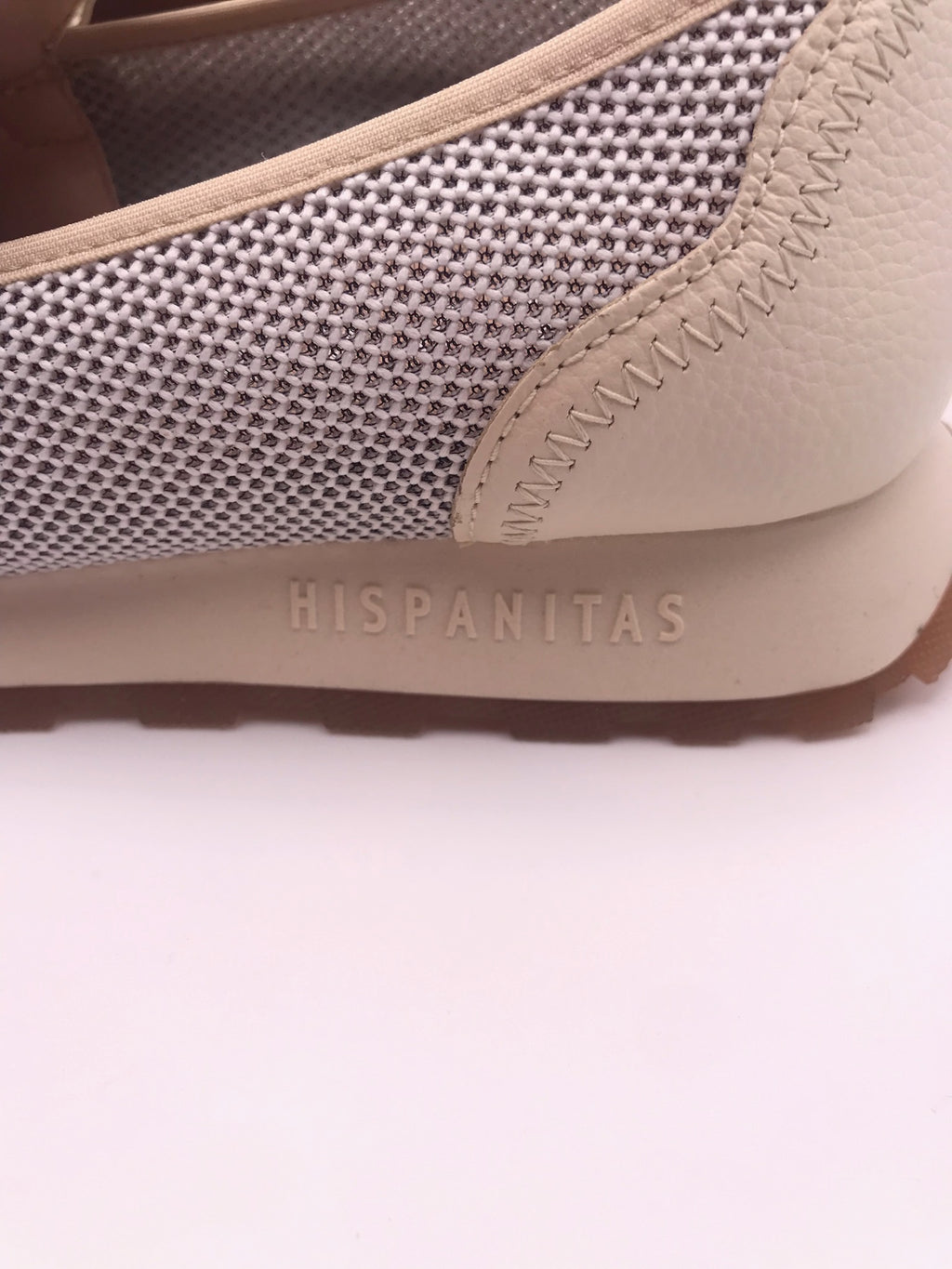 Mocassins Hispanitas Mulher Creme; Sapatos Mocasins Desportivos em Pele com Malha Respirável e Detalhe de Corrente Intercalada Confortáveis