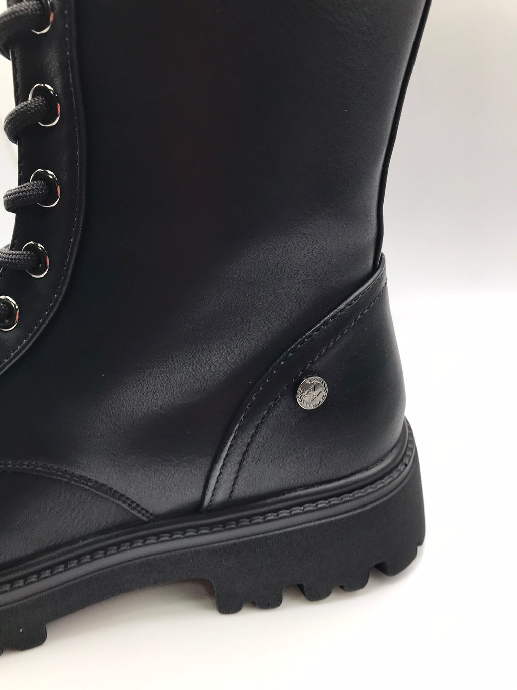 BOTA COTURNO XTI PRETO ECO PELE CANO ALTO ATACADOR ZIPER PUXADOR TRASEIRO