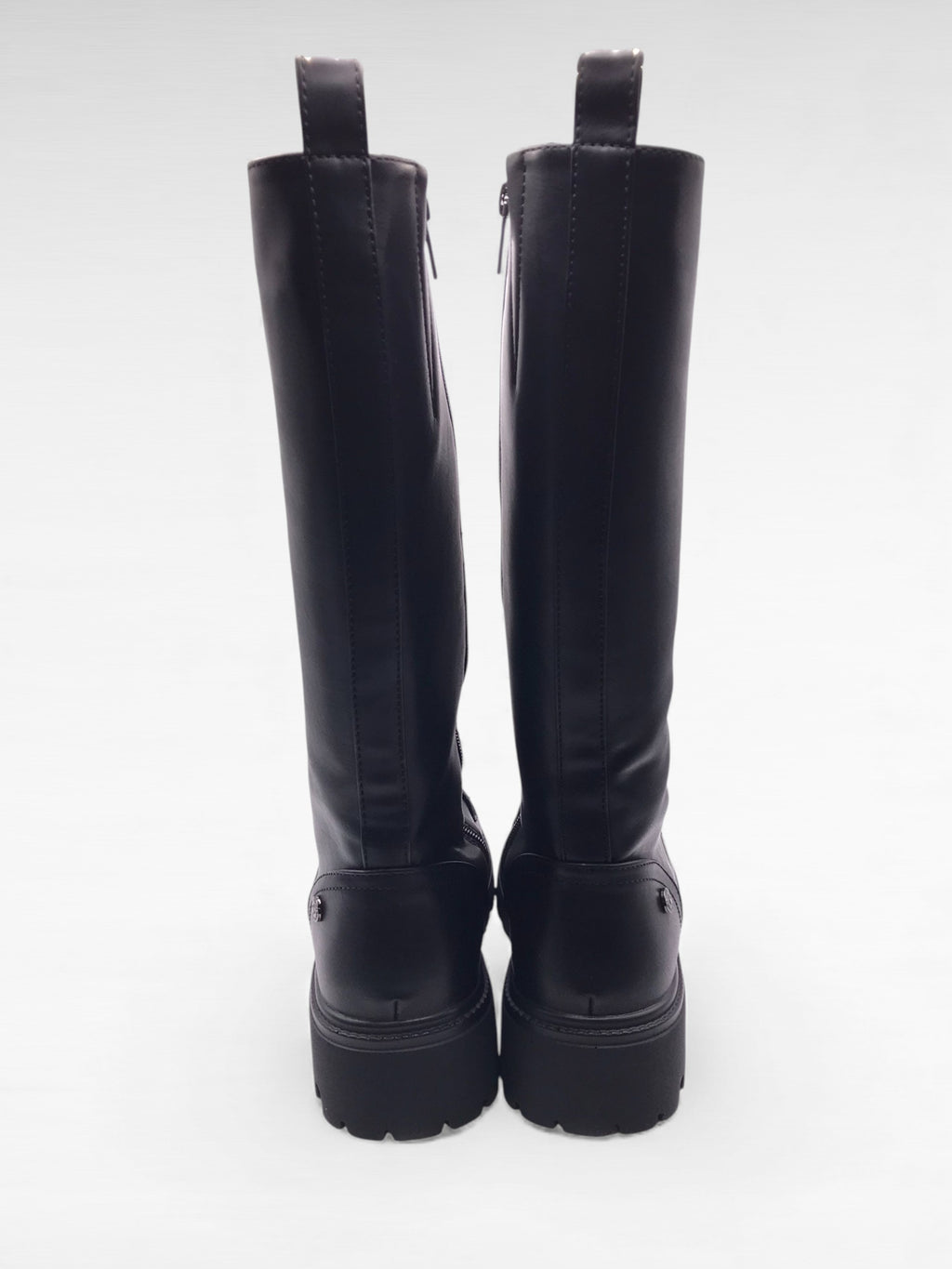 BOTA COTURNO XTI PRETO ECO PELE CANO ALTO ATACADOR ZIPER PUXADOR TRASEIRO