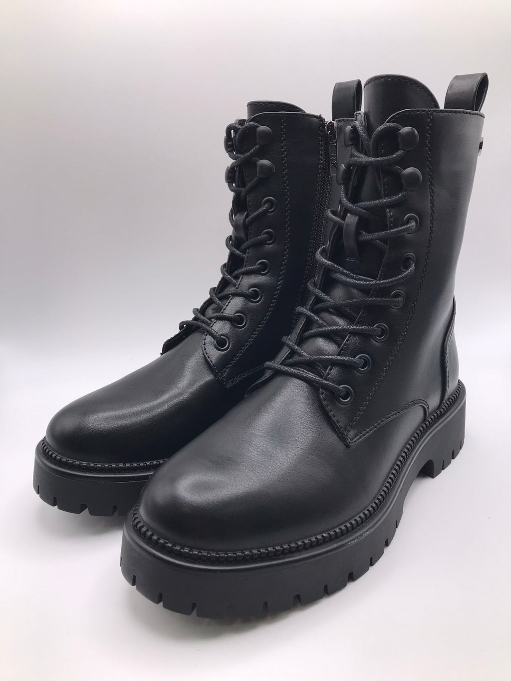 BOTA ATACADORES MILITAR COTURNO XTI PRETO ECO PELE ATACADOR ZIPER PUXADOR TRASEIRO
