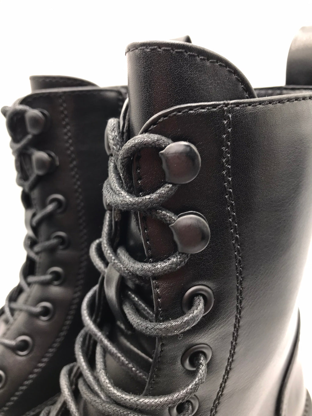 BOTA ATACADORES MILITAR COTURNO XTI PRETO ECO PELE ATACADOR ZIPER PUXADOR TRASEIRO