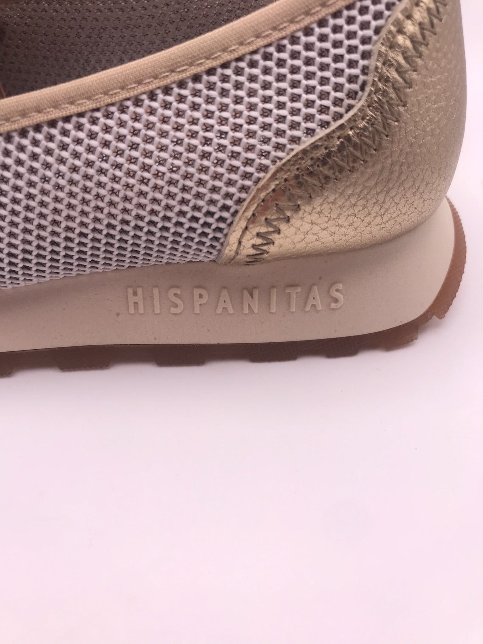 Mocassins Hispanitas Mulher Dourado; Sapatos Mocasins Desportivos em Pele com Malha Respirável e Detalhe de Corrente Intercalada Confortáveis