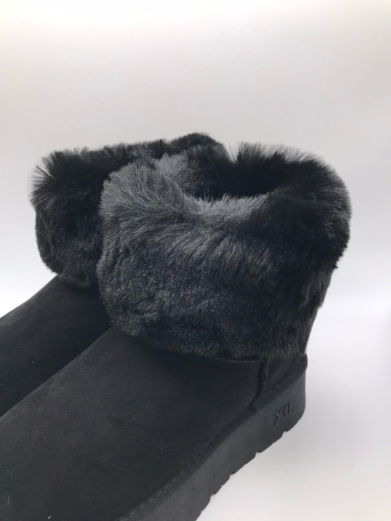 BOTA PANTUFA XTI PRETO PELOS VELUDO ETIQUETA PRETO