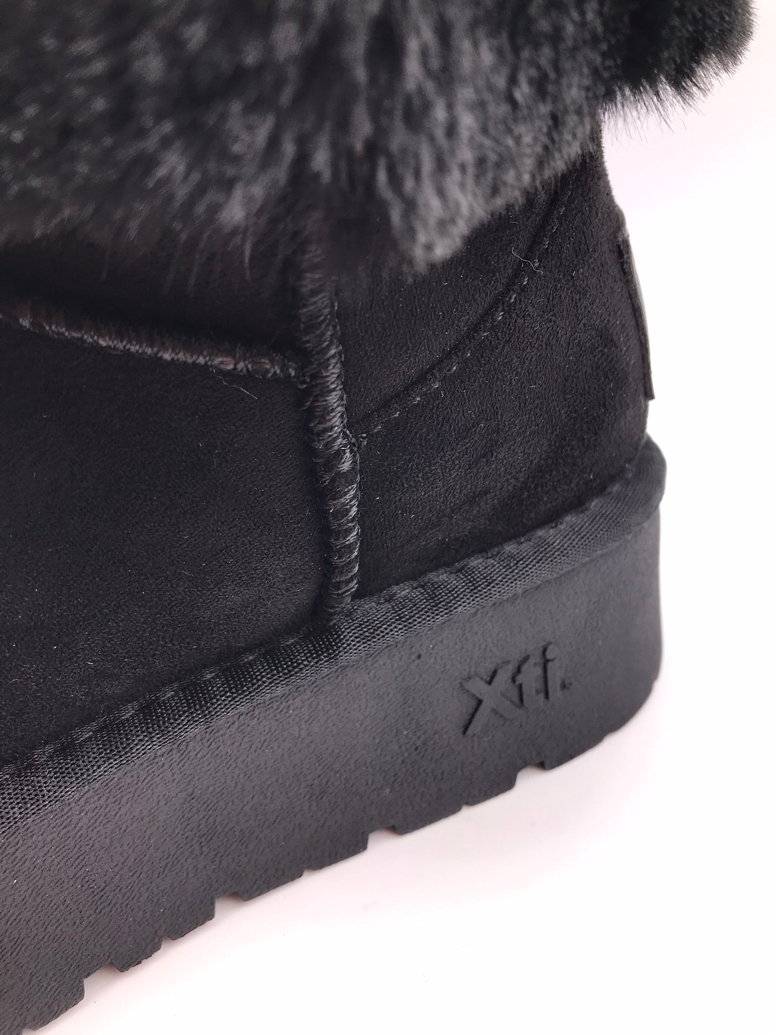 BOTA PANTUFA XTI PRETO PELOS VELUDO ETIQUETA PRETO