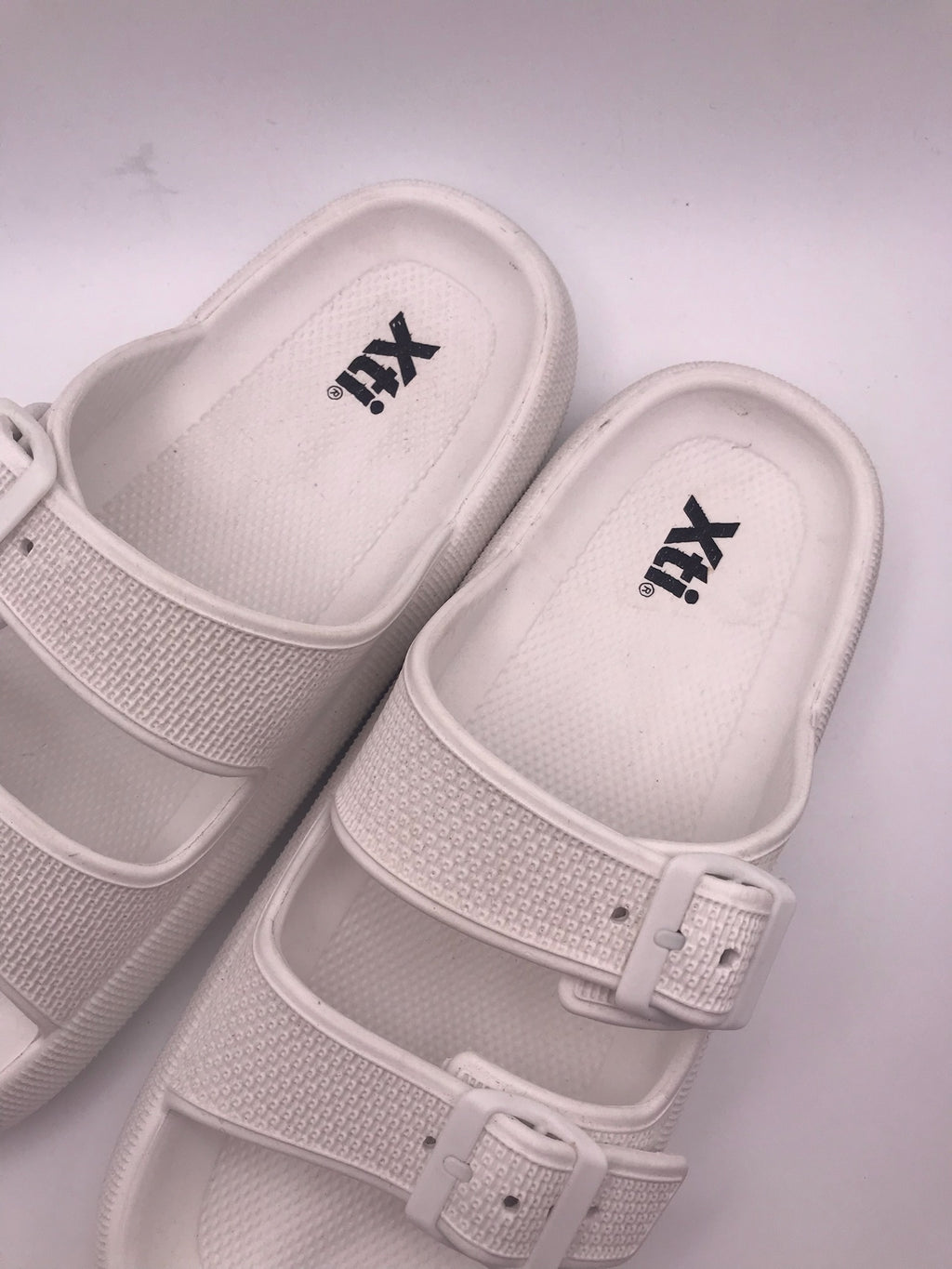 CHINELO SANDÁLIA XTI BRANCO TIRA DUPLA FIVELA PLASTICO