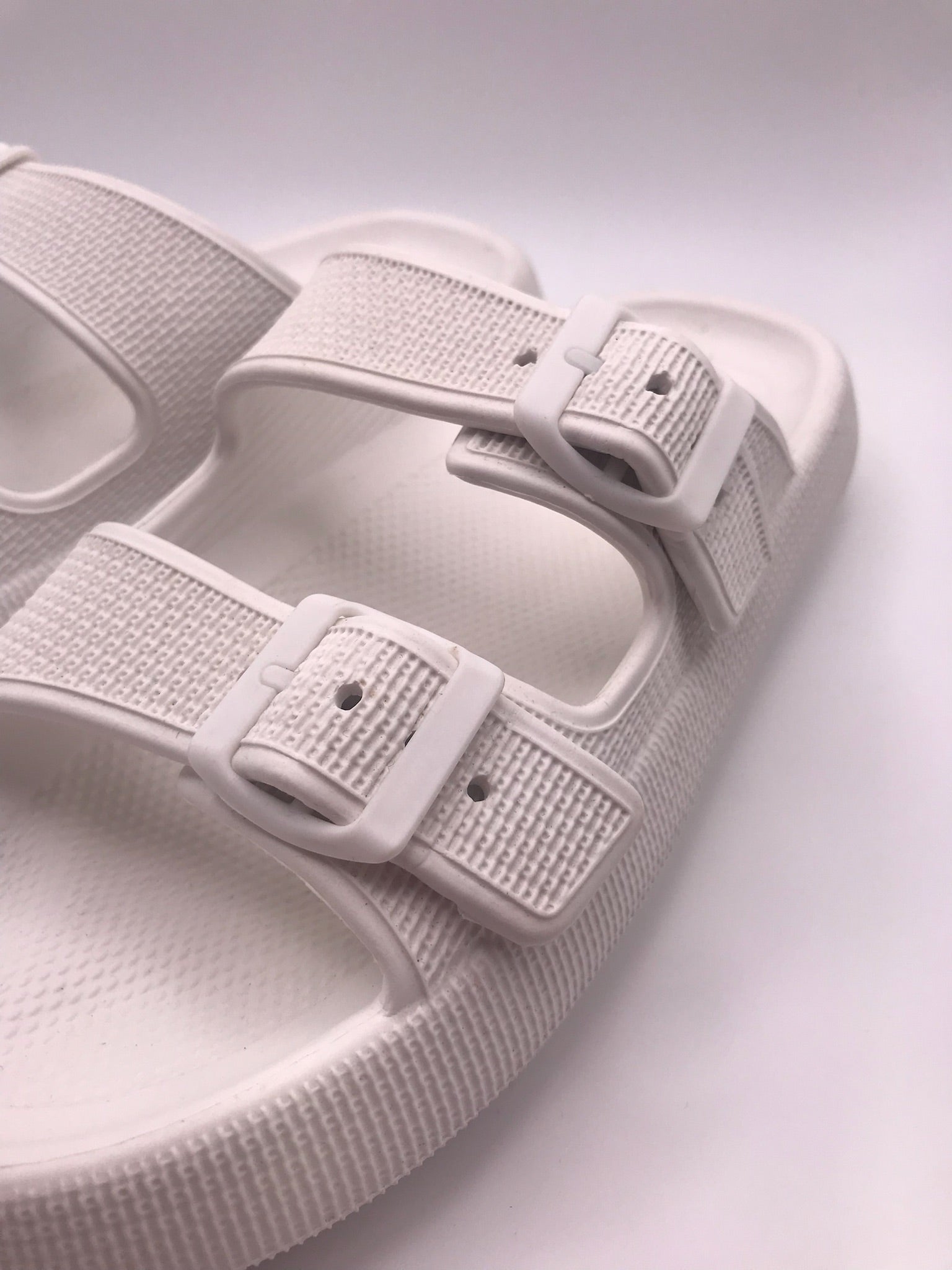 CHINELO SANDÁLIA XTI BRANCO TIRA DUPLA FIVELA PLASTICO