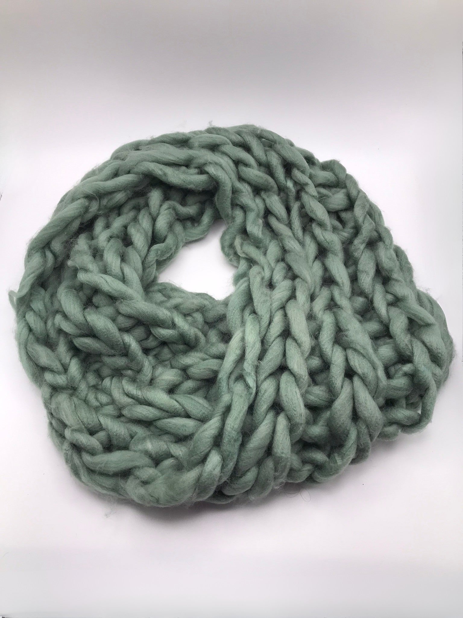 CACHECOL LÃ VERDE CIRCULAR