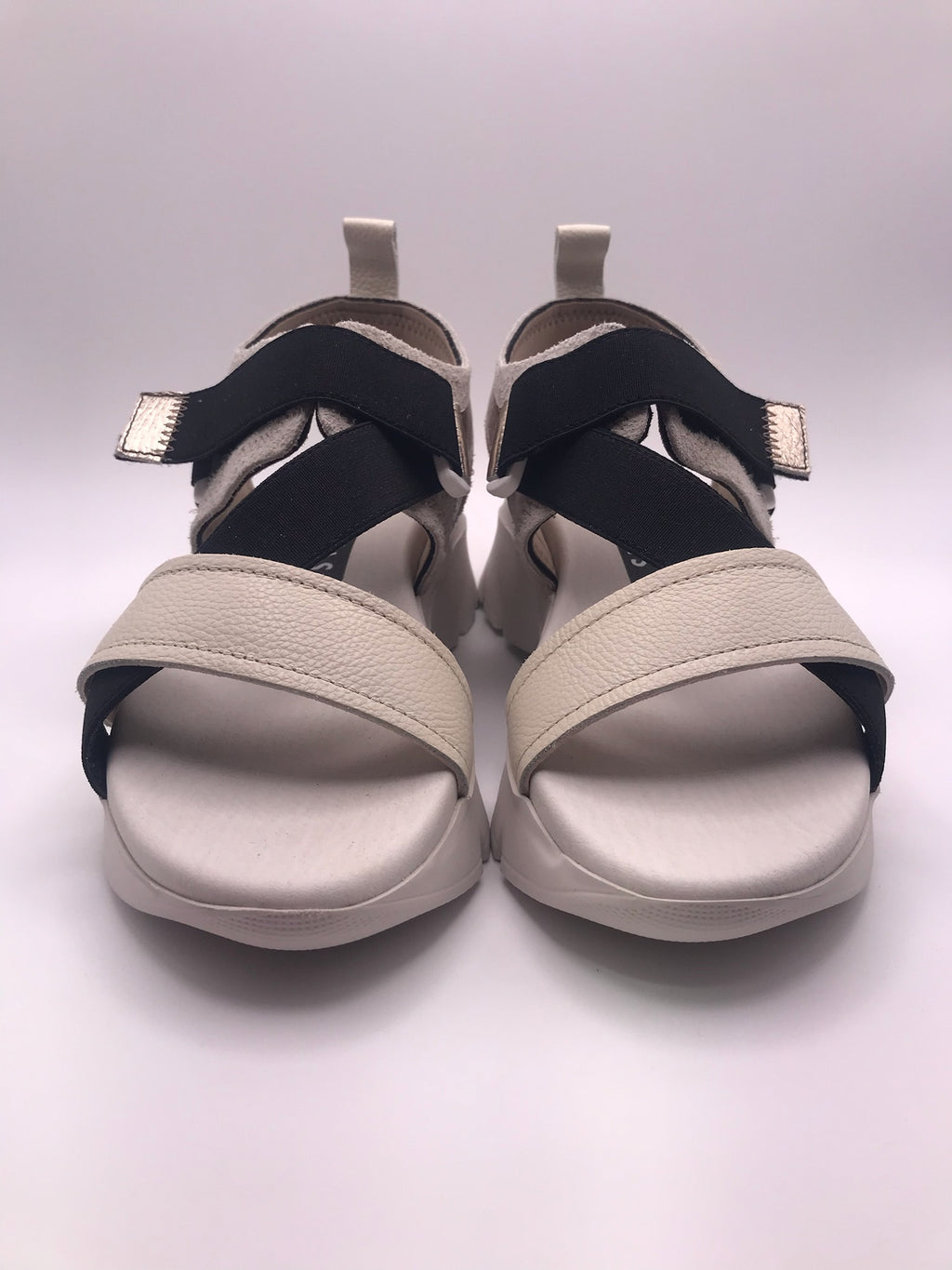 Sandálias Hispanitas Mulher Bege e Preto; Sandálias de Plataforma Estilo Desportivo em Pele; Tiras Elásticas Cruzadas com Velcro e Conforto Extra