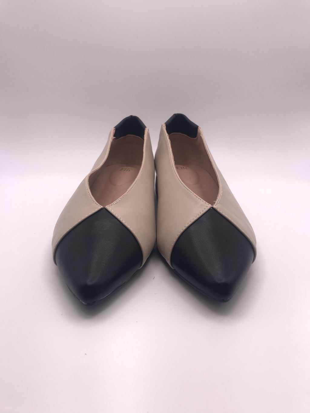 Sapatos Buonarotti de Mulher Bicolores Beges e Pretos; Sabrinas Elegantes com Biqueira Fina; Calçado de Senhora Clássico Casual; Sapatos de Salto Baixo Confortáveis Moda Portugal