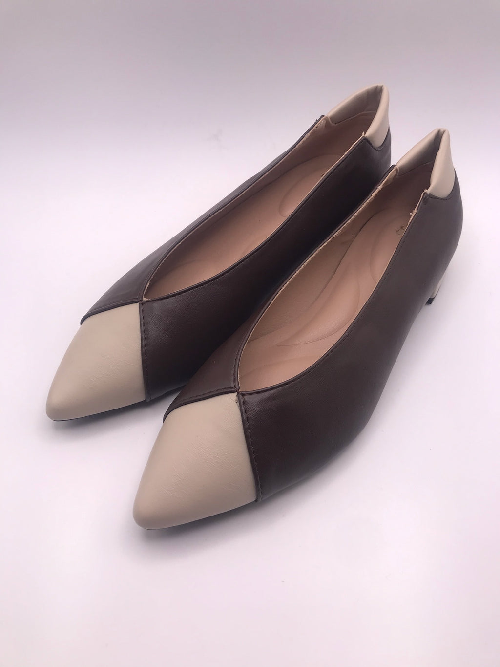 Sapatos Buonarotti de Mulher Bicolores Beges e Pretos; Sabrinas Elegantes com Biqueira Fina; Calçado de Senhora Clássico Casual; Sapatos de Salto Baixo Confortáveis Moda Portugal