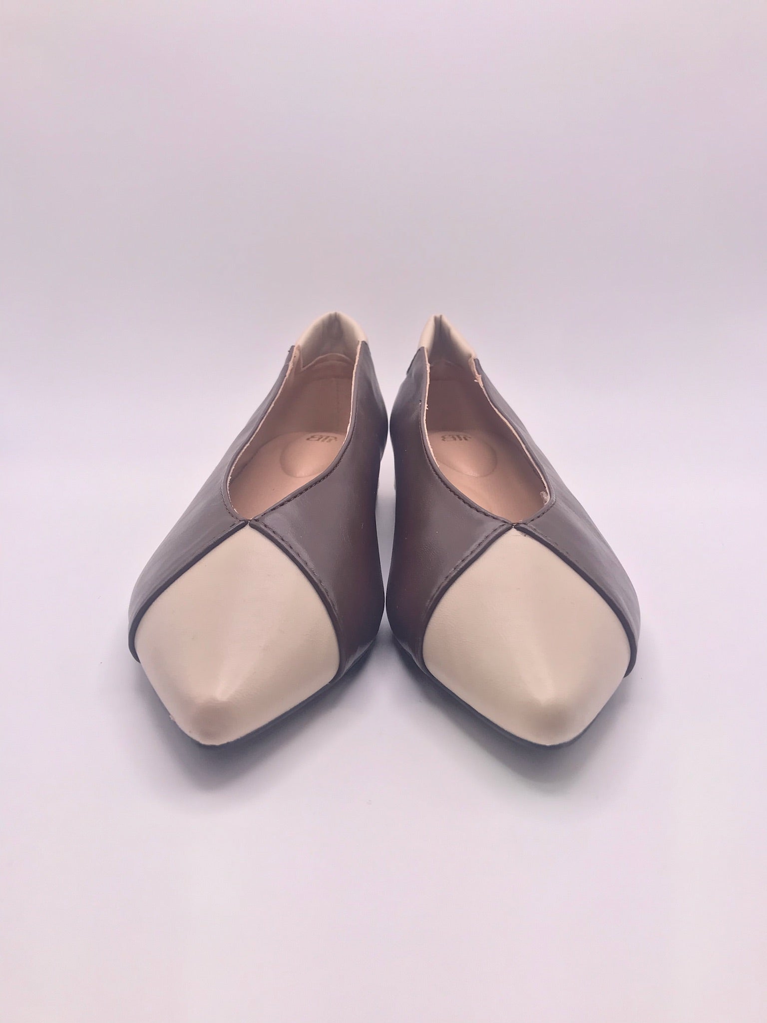 Sapatos Buonarotti de Mulher Bicolores Beges e Pretos; Sabrinas Elegantes com Biqueira Fina; Calçado de Senhora Clássico Casual; Sapatos de Salto Baixo Confortáveis Moda Portugal