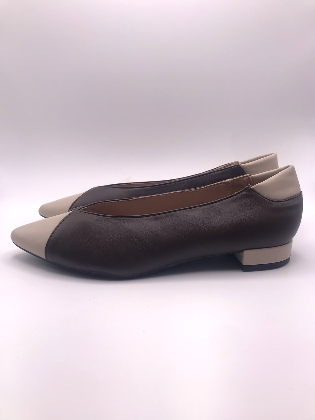 Sapatos Buonarotti de Mulher Bicolores Beges e Pretos; Sabrinas Elegantes com Biqueira Fina; Calçado de Senhora Clássico Casual; Sapatos de Salto Baixo Confortáveis Moda Portugal