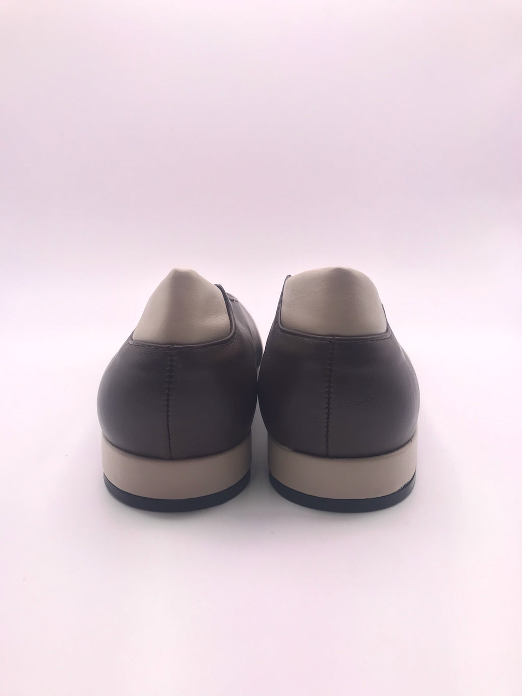 Sapatos Buonarotti de Mulher Bicolores Beges e Pretos; Sabrinas Elegantes com Biqueira Fina; Calçado de Senhora Clássico Casual; Sapatos de Salto Baixo Confortáveis Moda Portugal