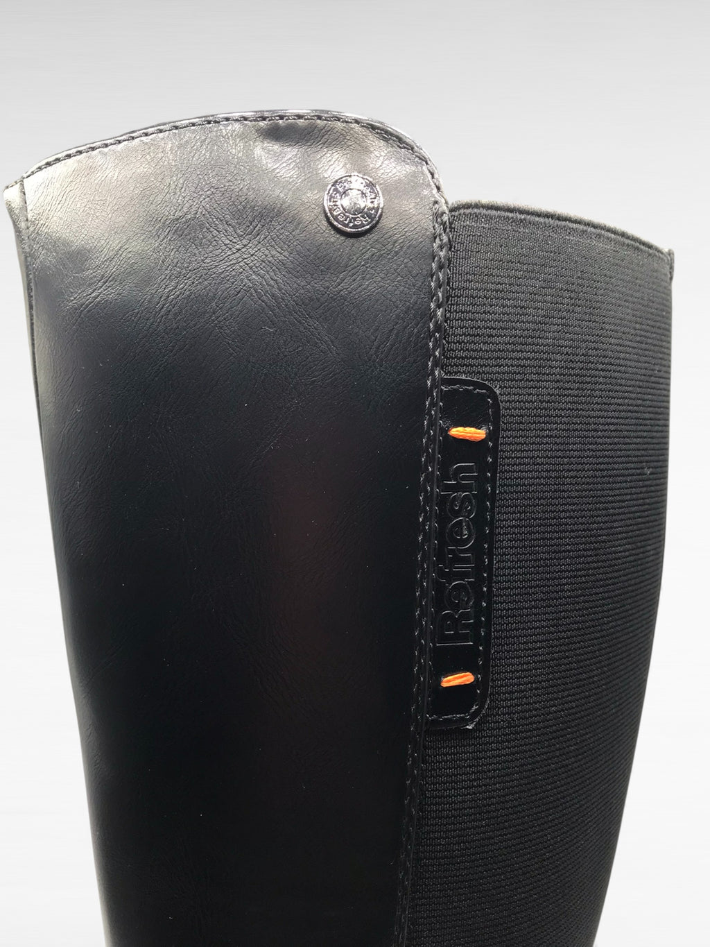 BOTA GALOCHA REFRESH  PRETO ECO PELE DETALHE LOGO LATERAL ZIPER TECIDO ELÁSTICO TRASEIRO CANO ALTO LONGO