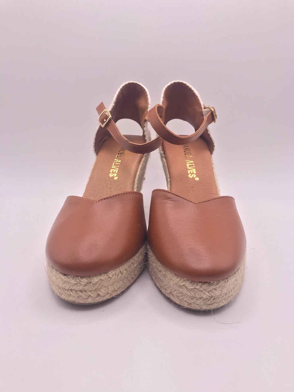 Alpercatas de Cunha em Pele Castanha Senhora Manuel; Sandálias Salto Médio com Tira no Tornozelo; Sapatos de Corda Confortáveis para Verão
