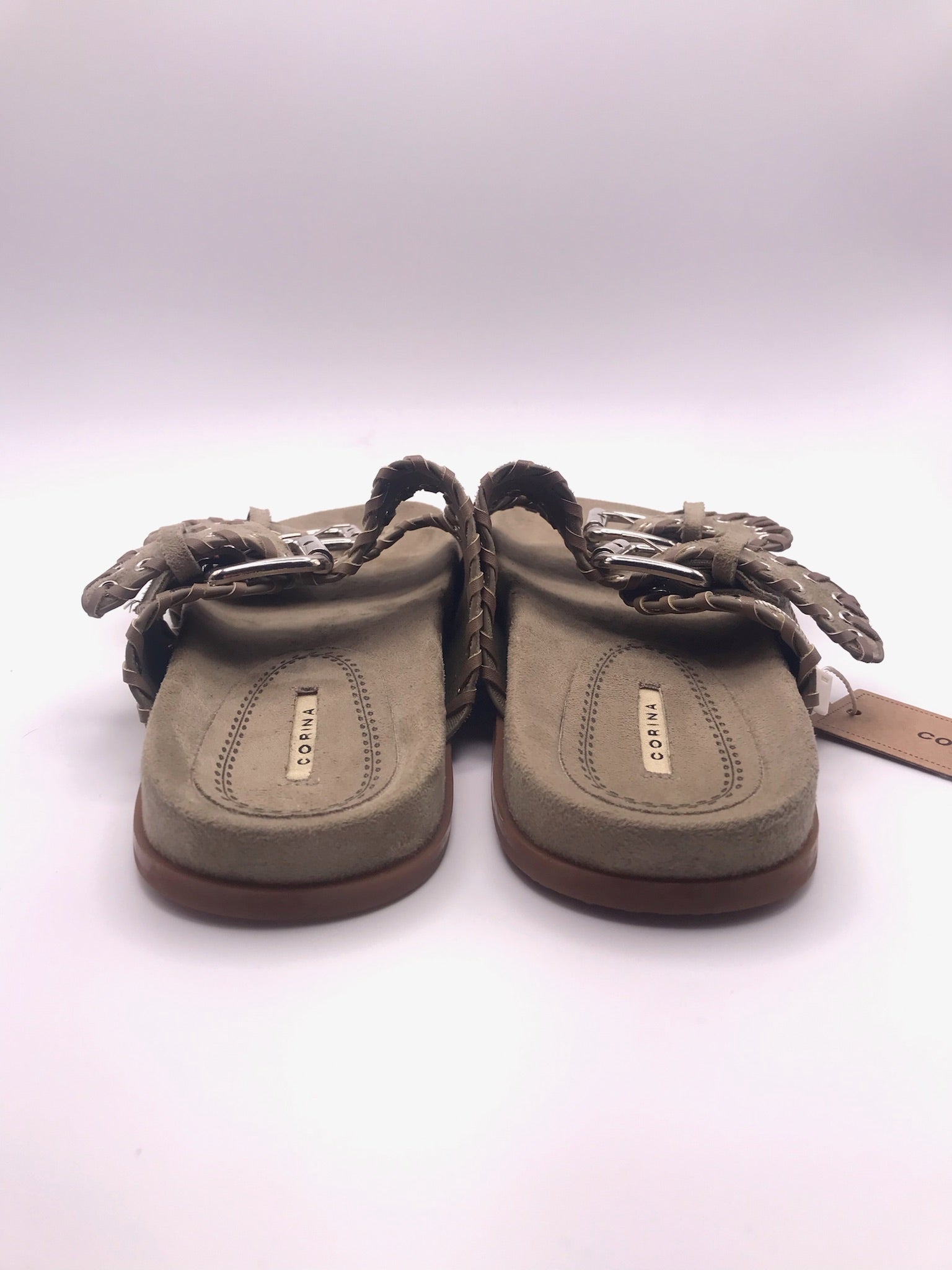 CHINELO SANDÁLIA CORINA BEGE TAUPE KHAKI ARGOLAS FIVELA CAMURÇA FIVELA PRATA