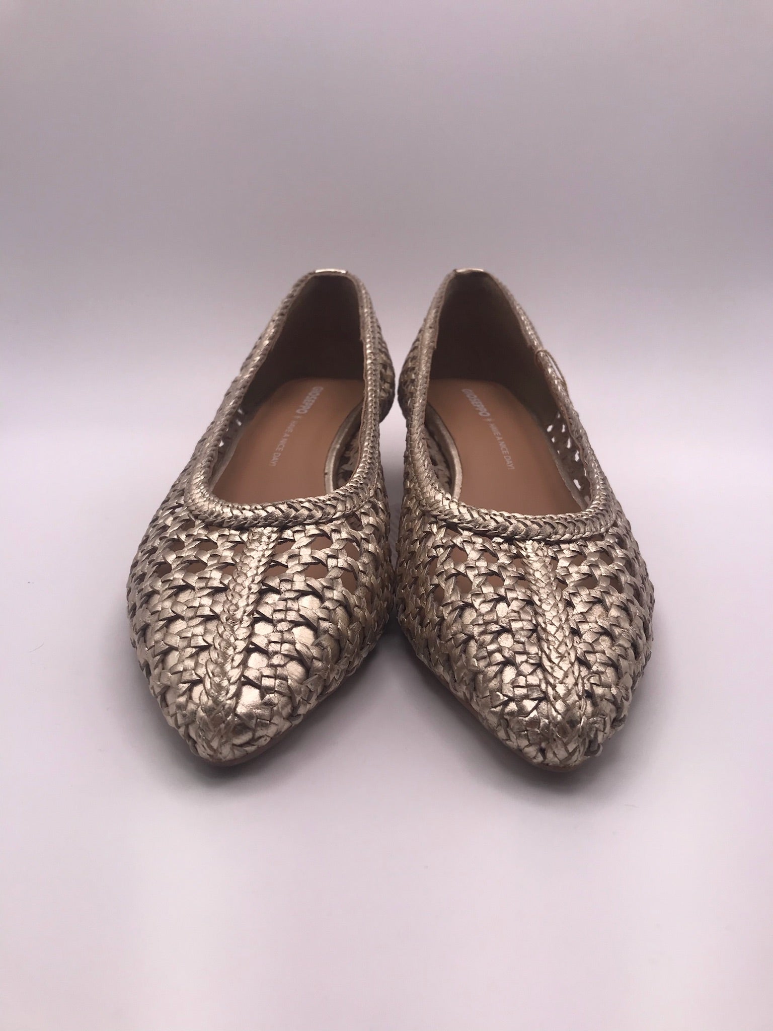 Sapatos de senhora Gioseppo em pele entrançada dourada, sapatos de salto baixo elegante, sabrinas pontiagudas respiráveis para festa e cerimónia, moda verão.