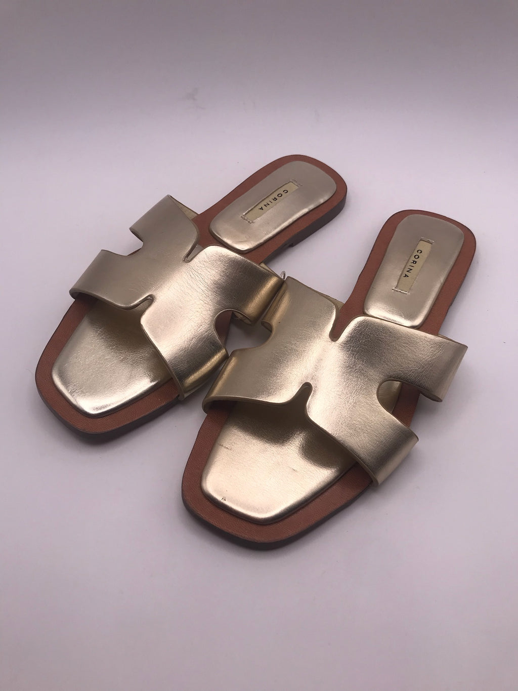 CHINELO SANDÁLIA CORINA DOURADO ECO PELE