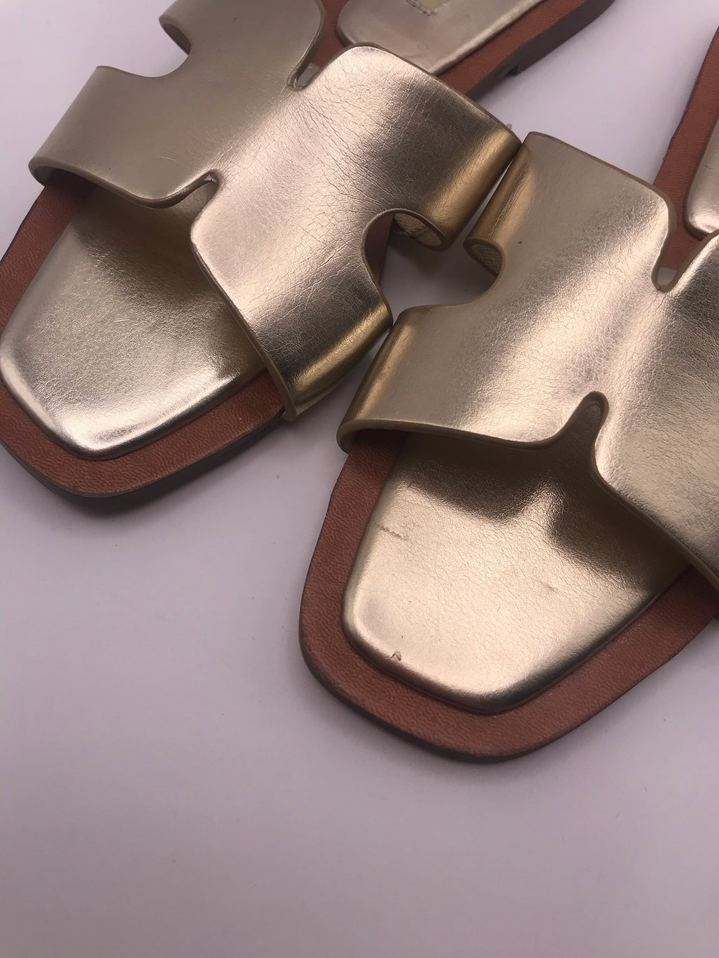 CHINELO SANDÁLIA CORINA DOURADO ECO PELE
